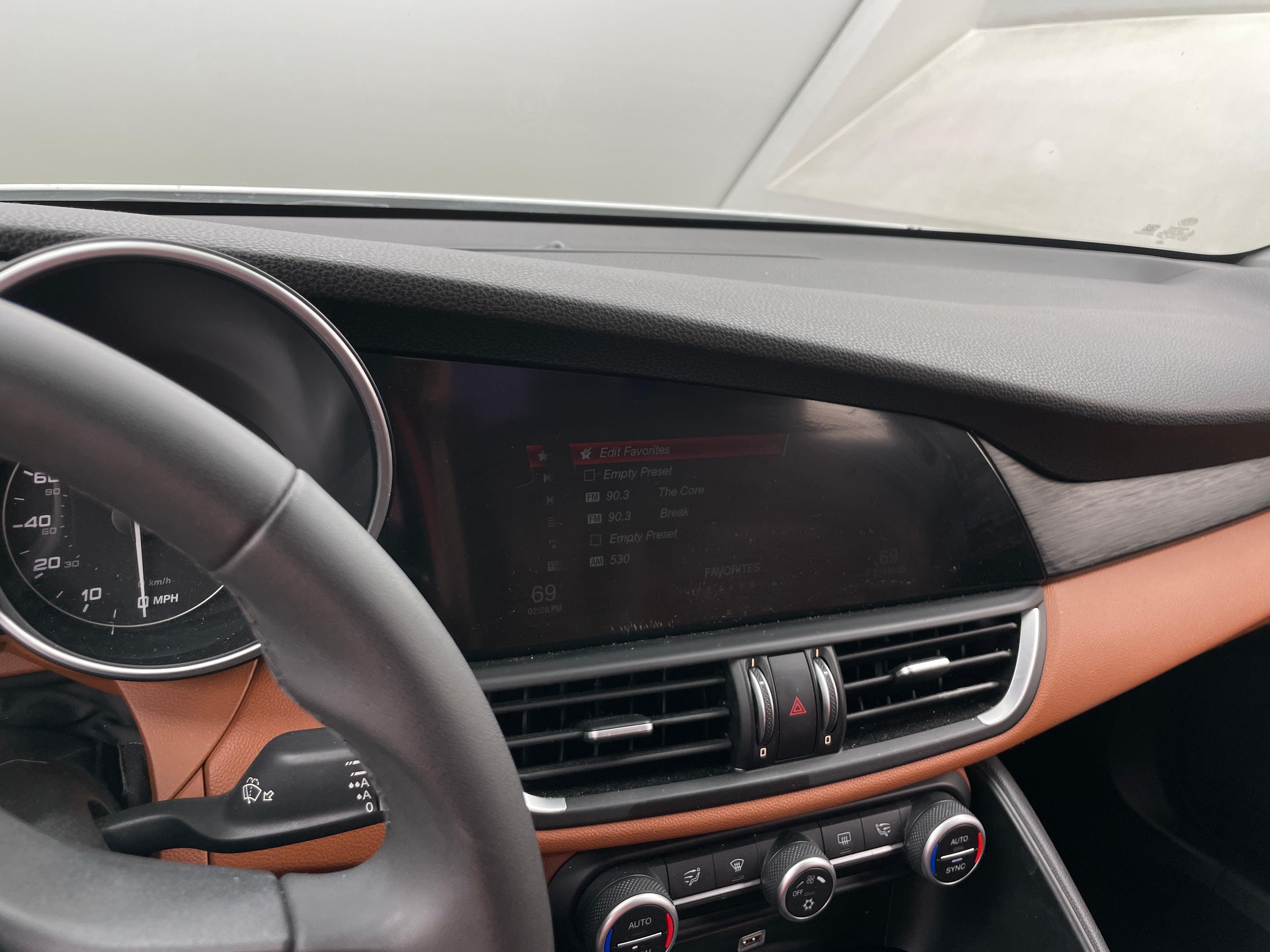 2017 Alfa Romeo Giulia Base 3