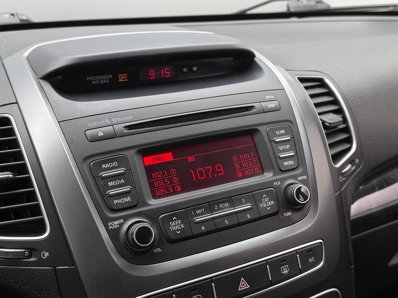 Thumbnail: 2015 Kia Sorento - 4