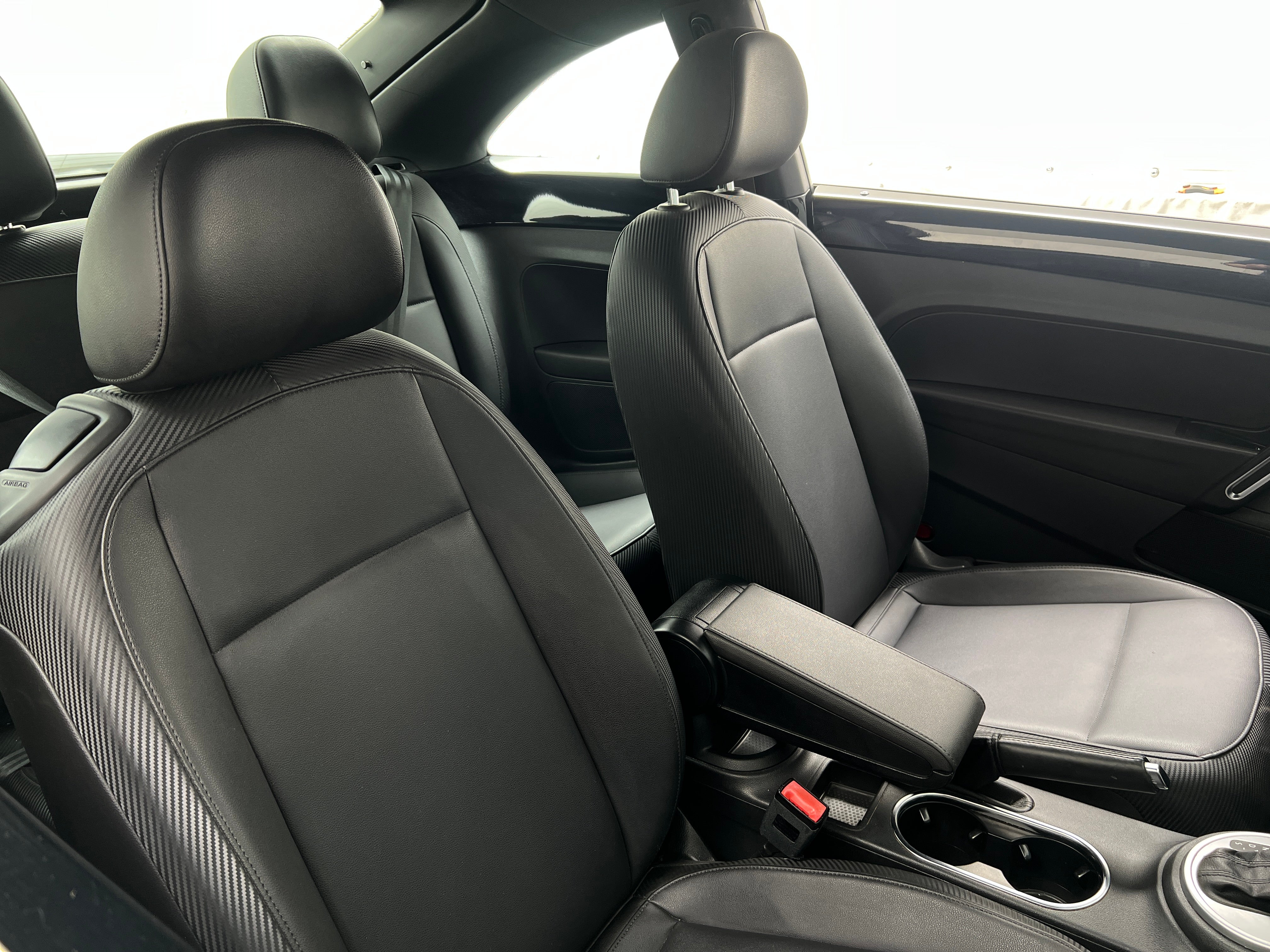 2016 Volkswagen Beetle SE 2