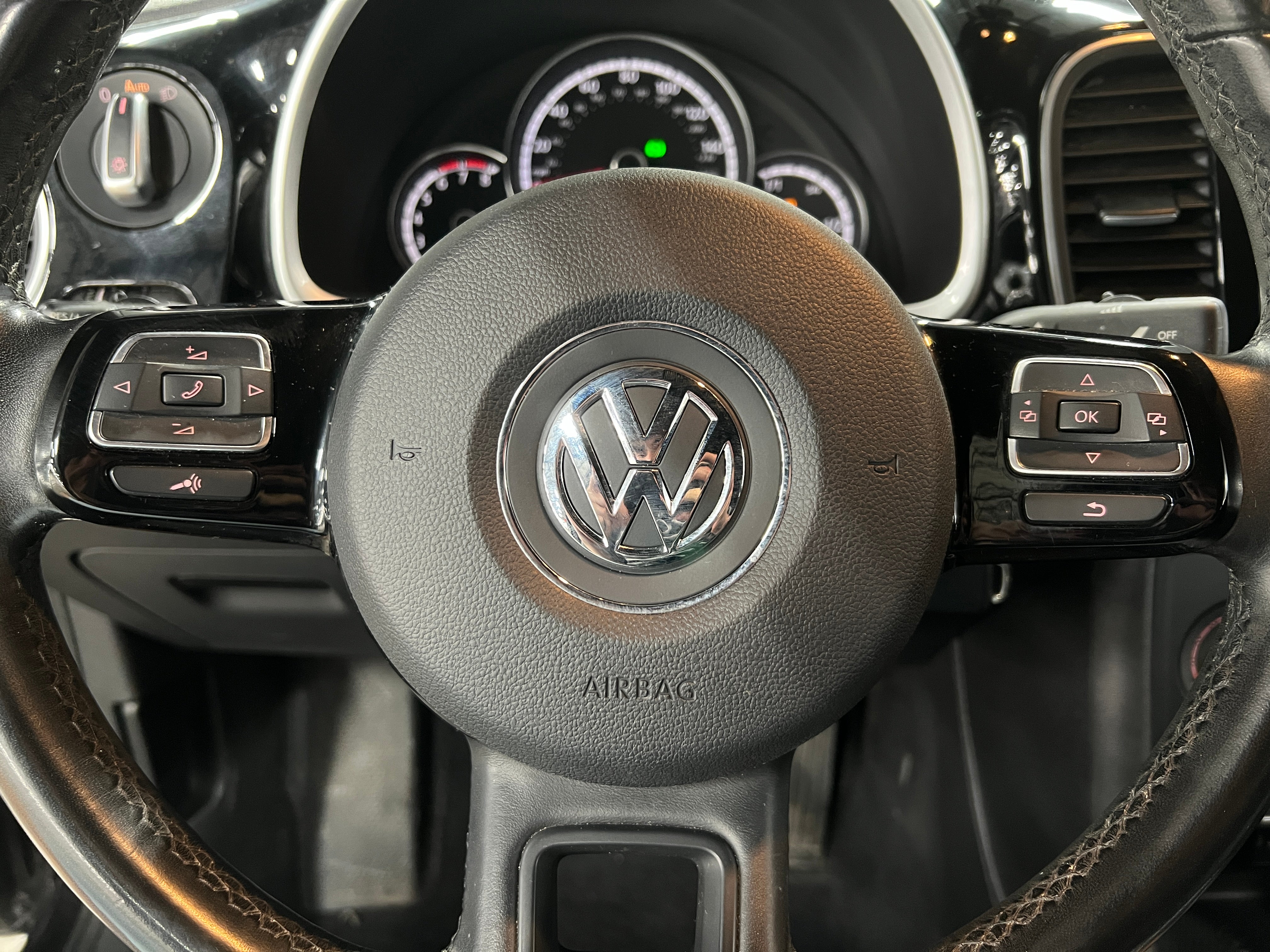 2016 Volkswagen Beetle SE 5