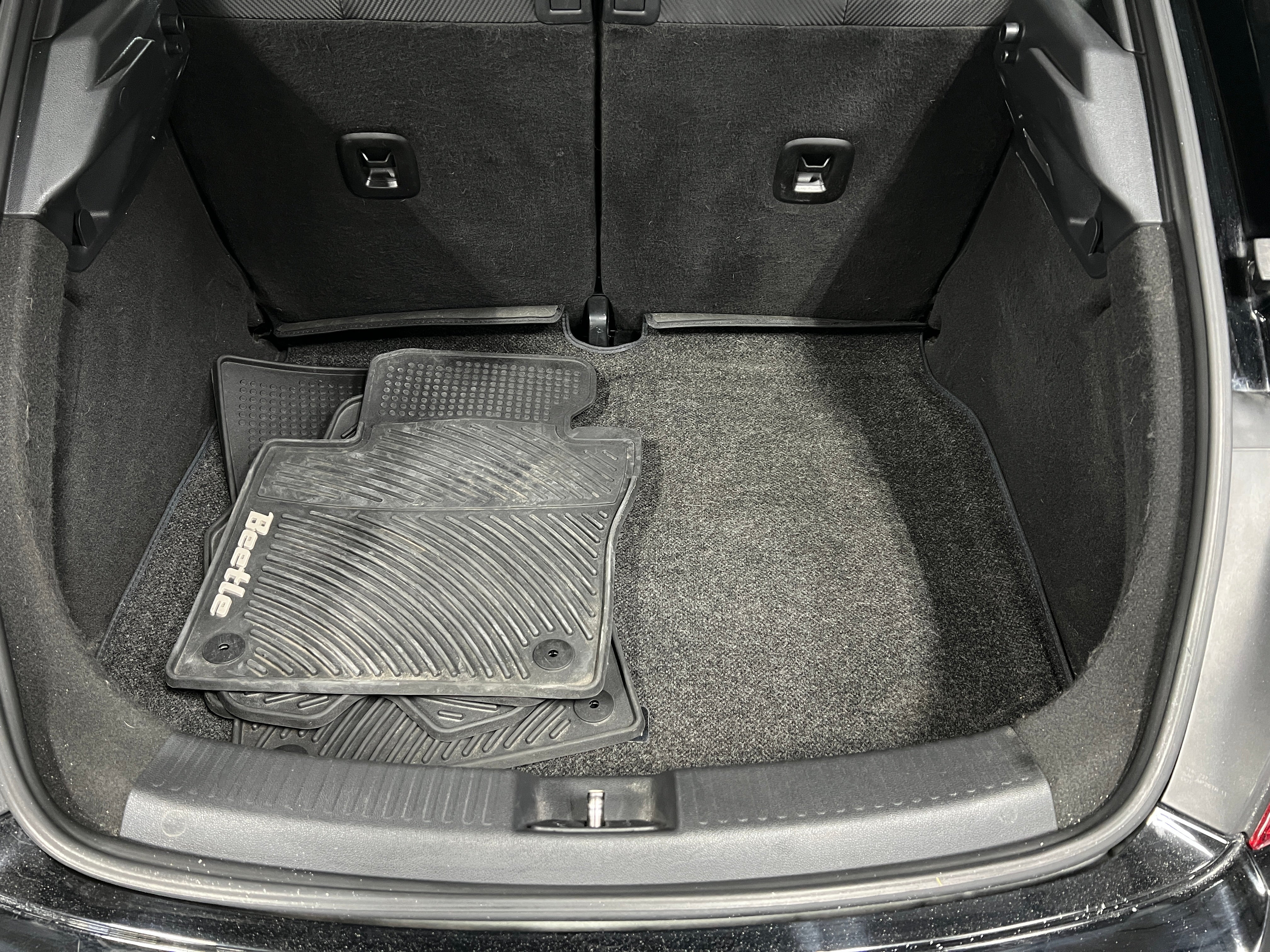 2016 Volkswagen Beetle SE 7