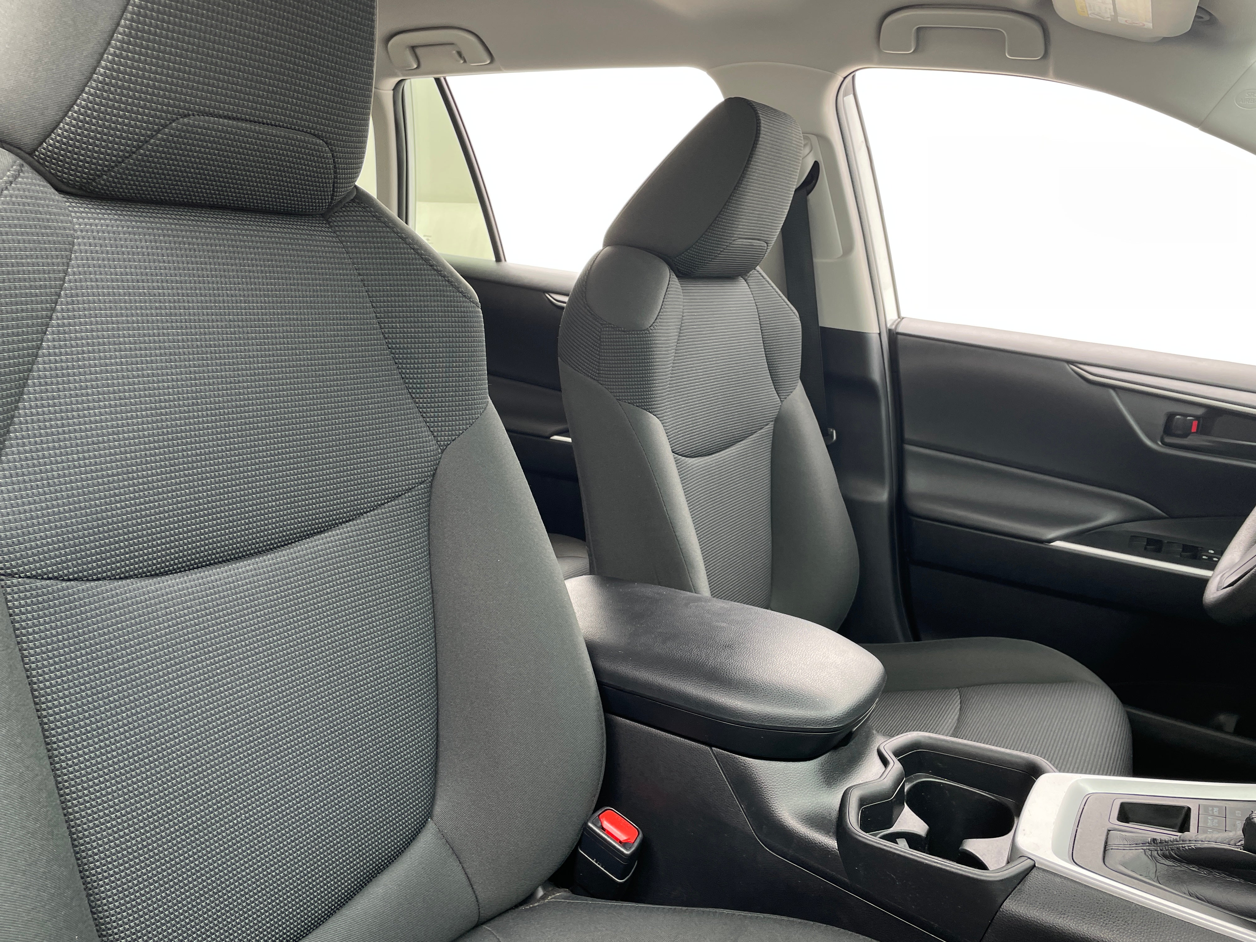 2020 Toyota RAV4 LE 2