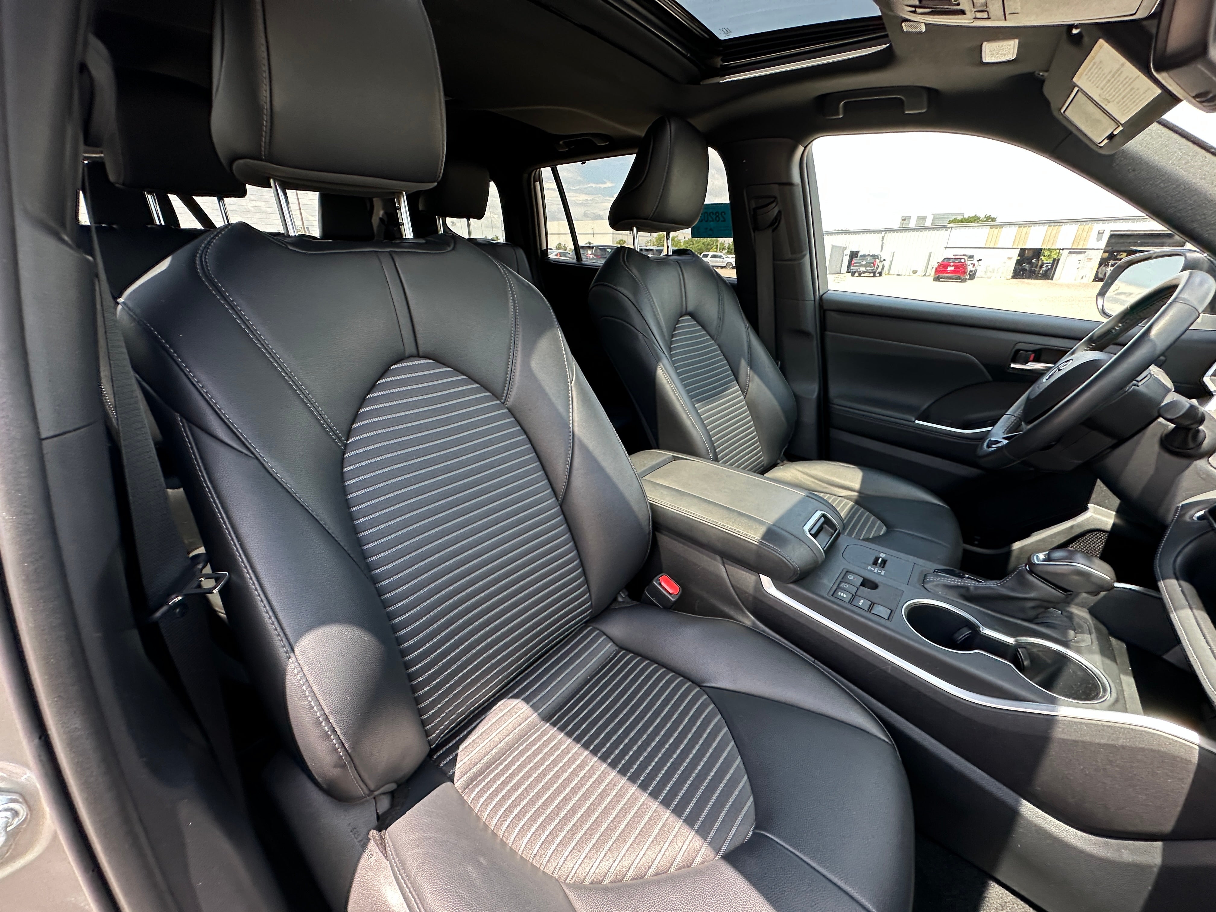 2024 Toyota Highlander XSE 2