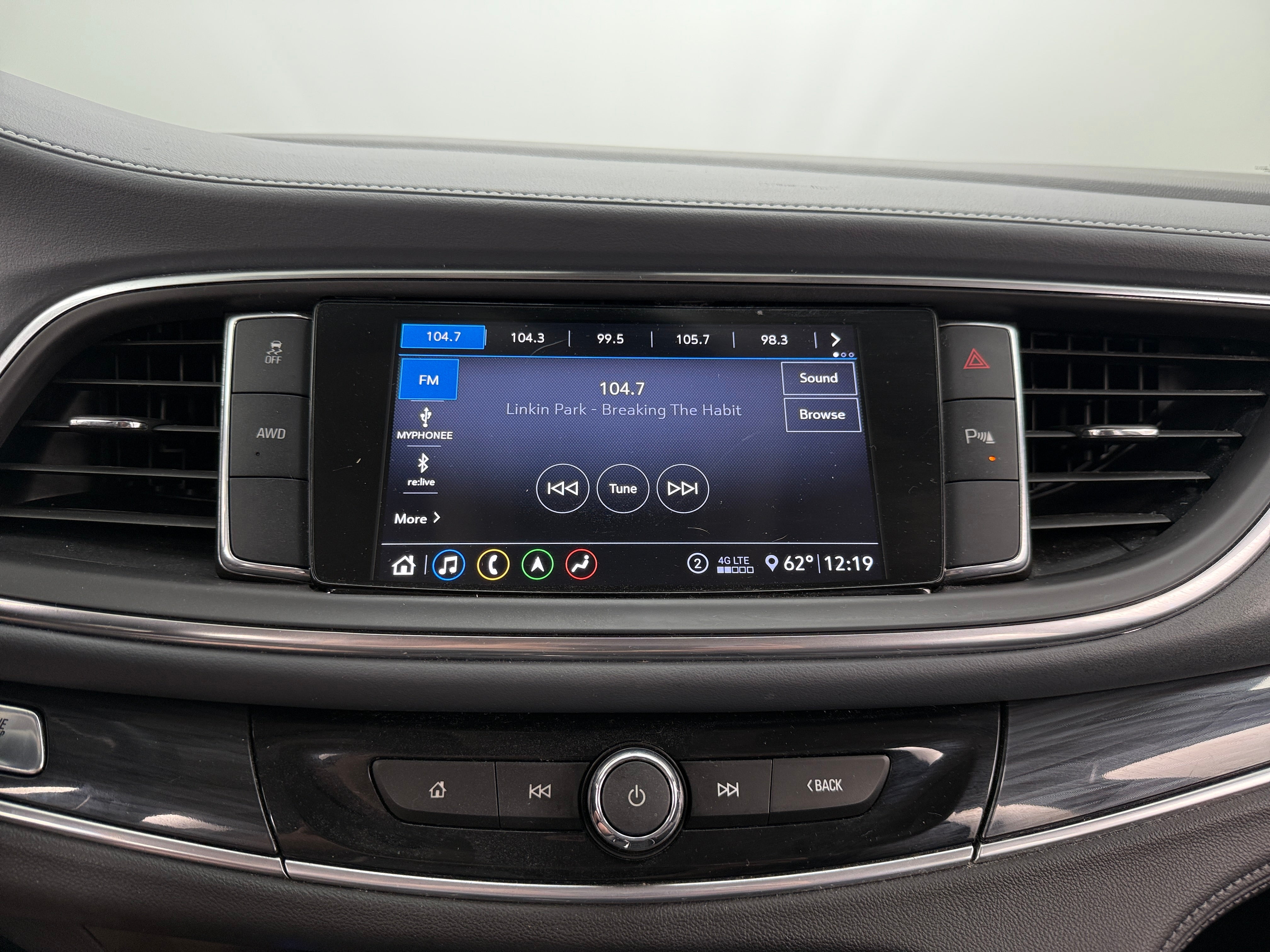 2020 Buick Enclave Essence 3