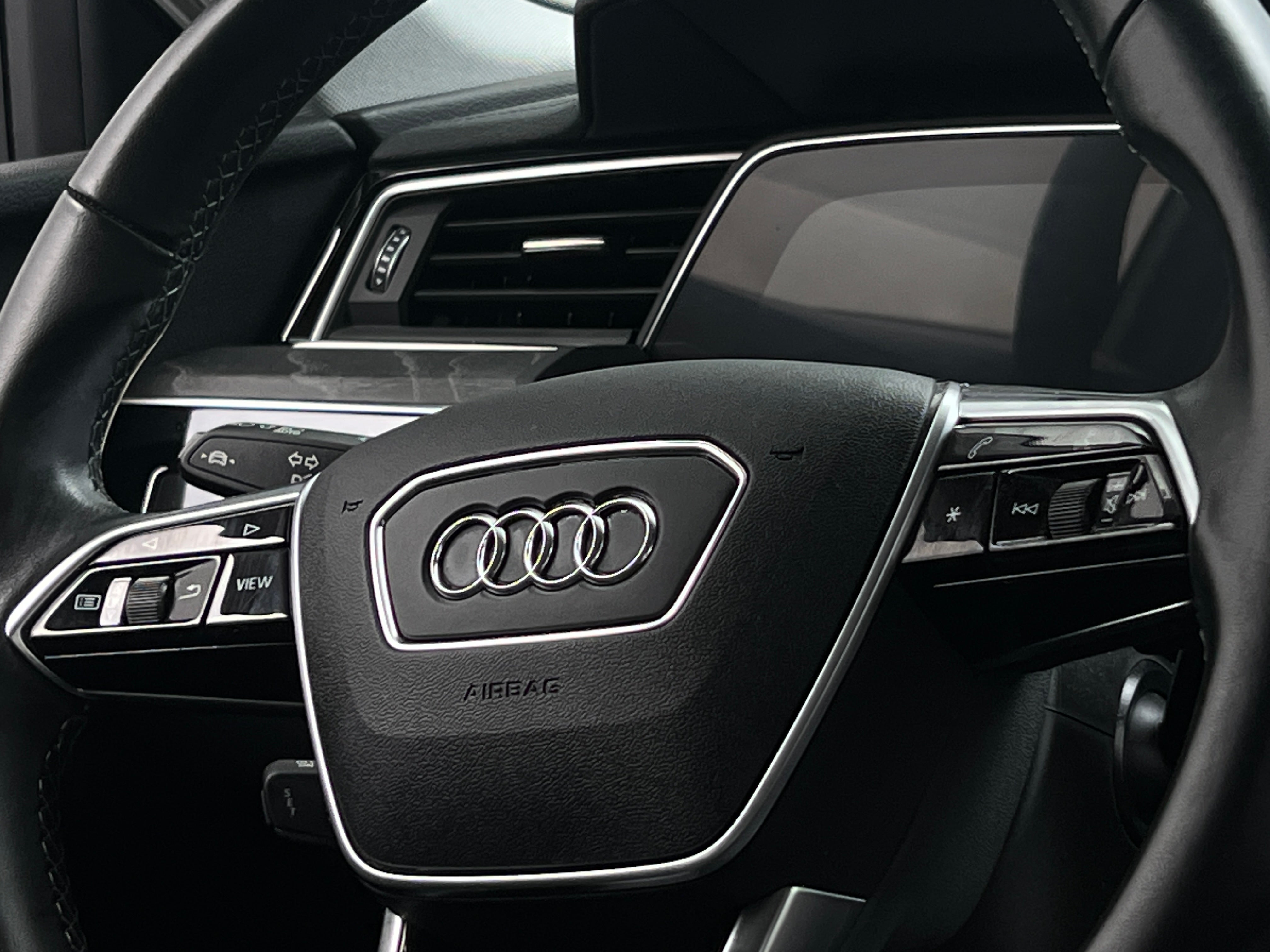 2022 Audi e-tron S Premium Plus 4