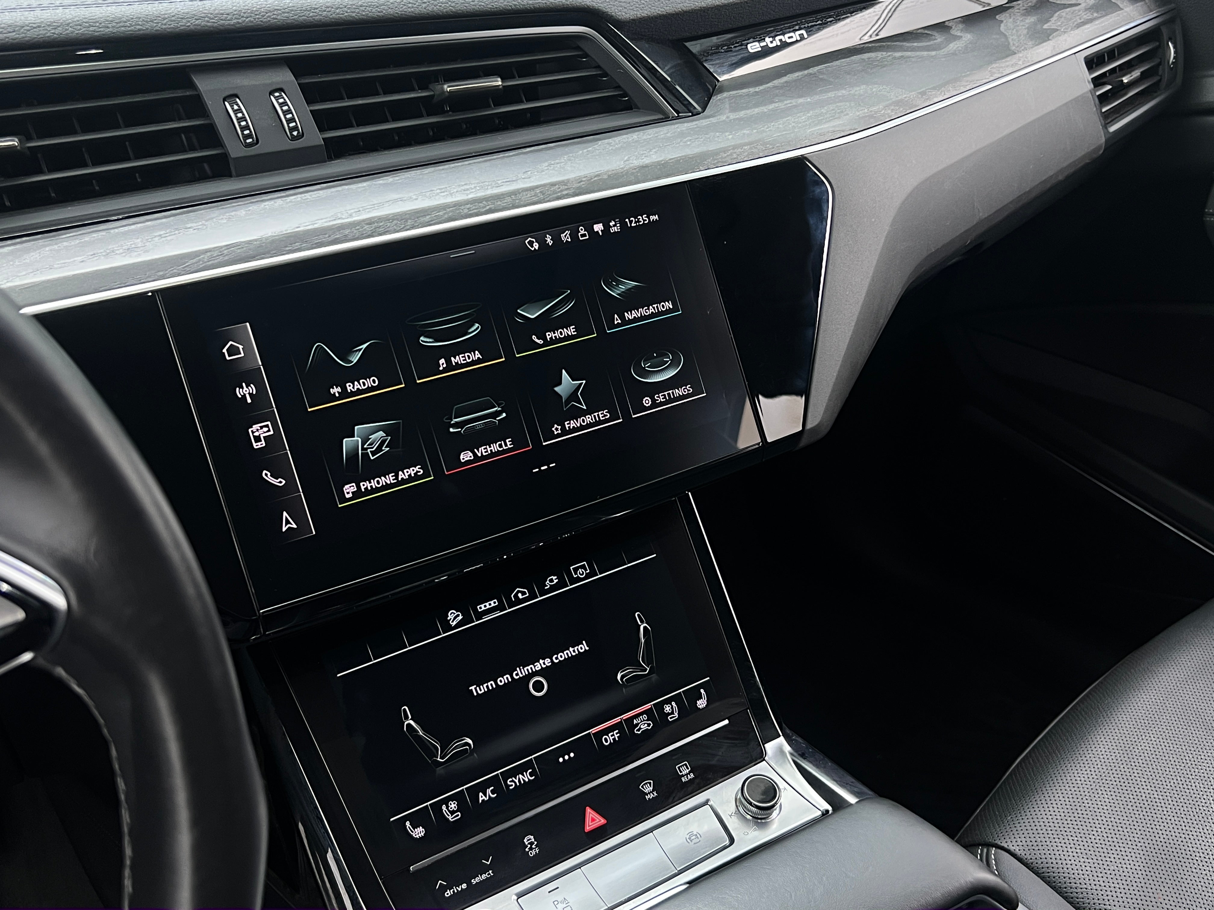 2022 Audi e-tron S Premium Plus 3