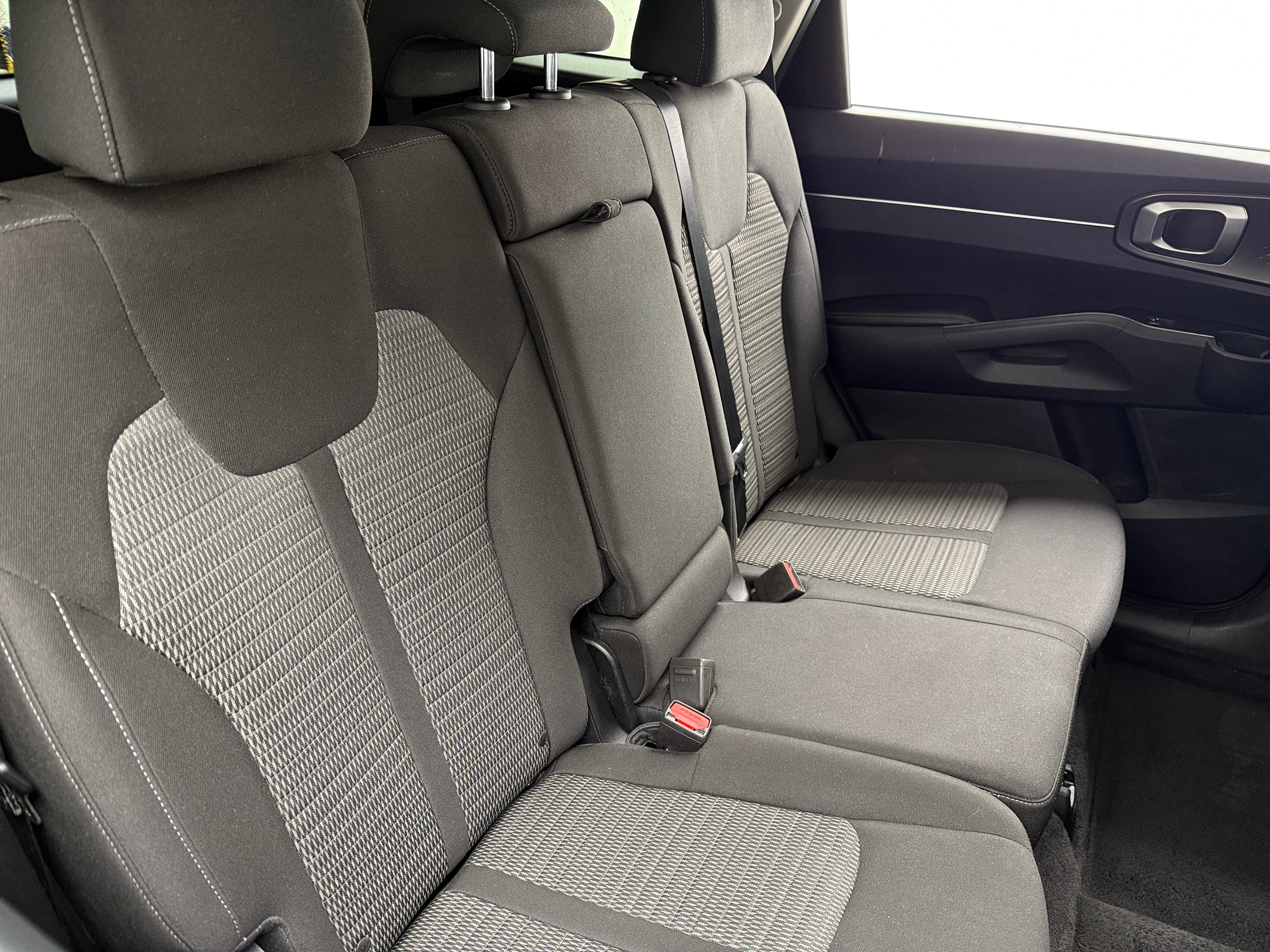 2022 Kia Sorento LX 6