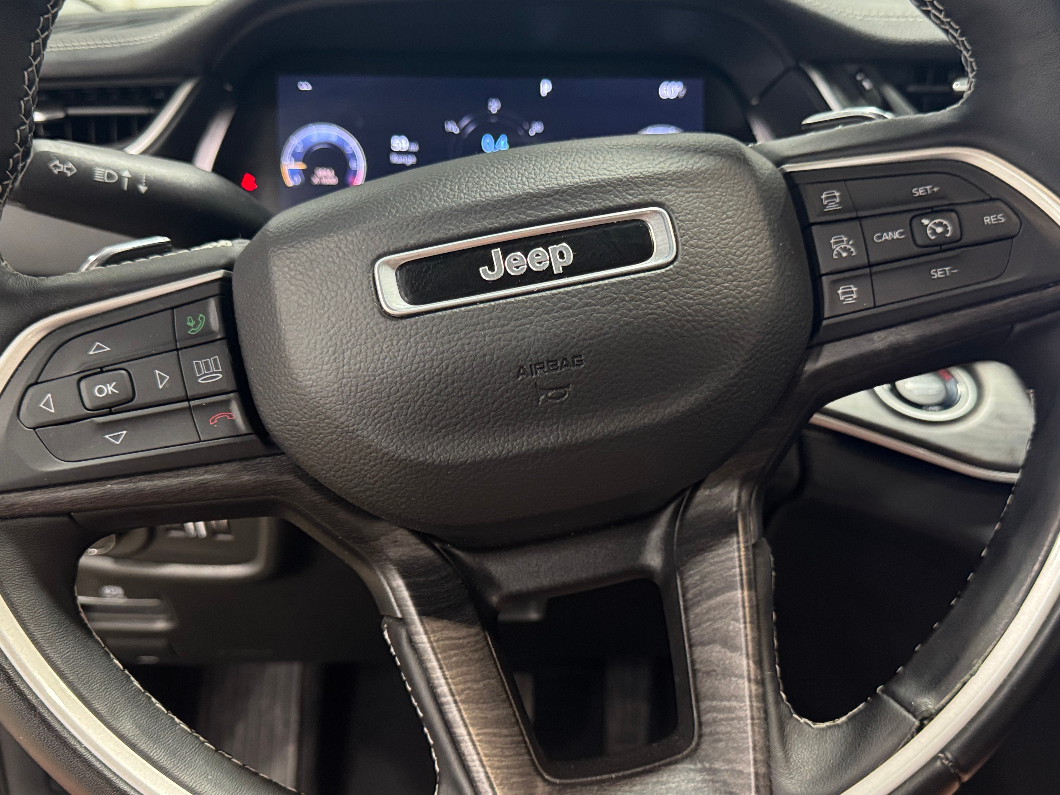 2022 Jeep Grand Cherokee Limited Edition 4