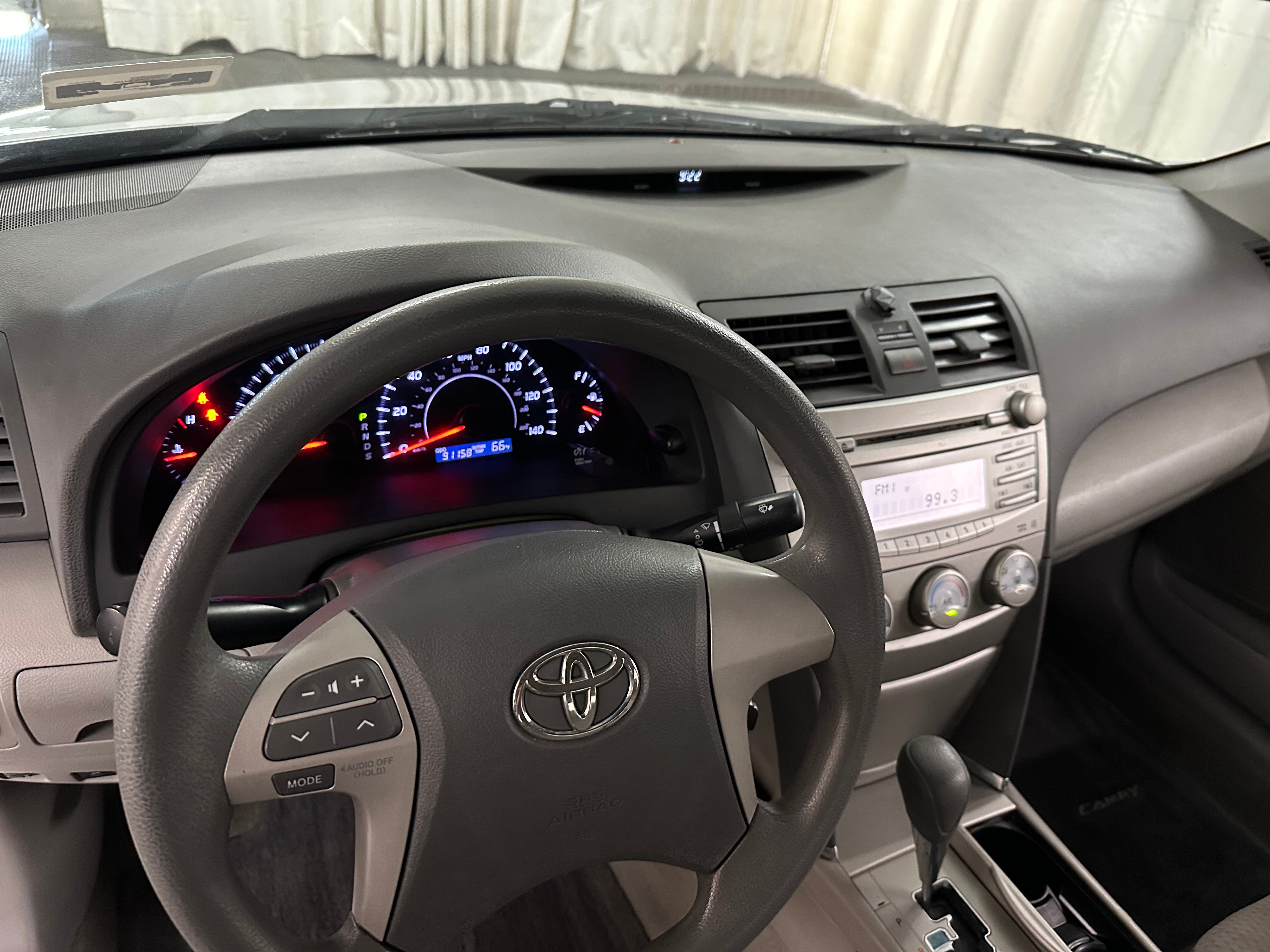 2011 Toyota Camry LE 3