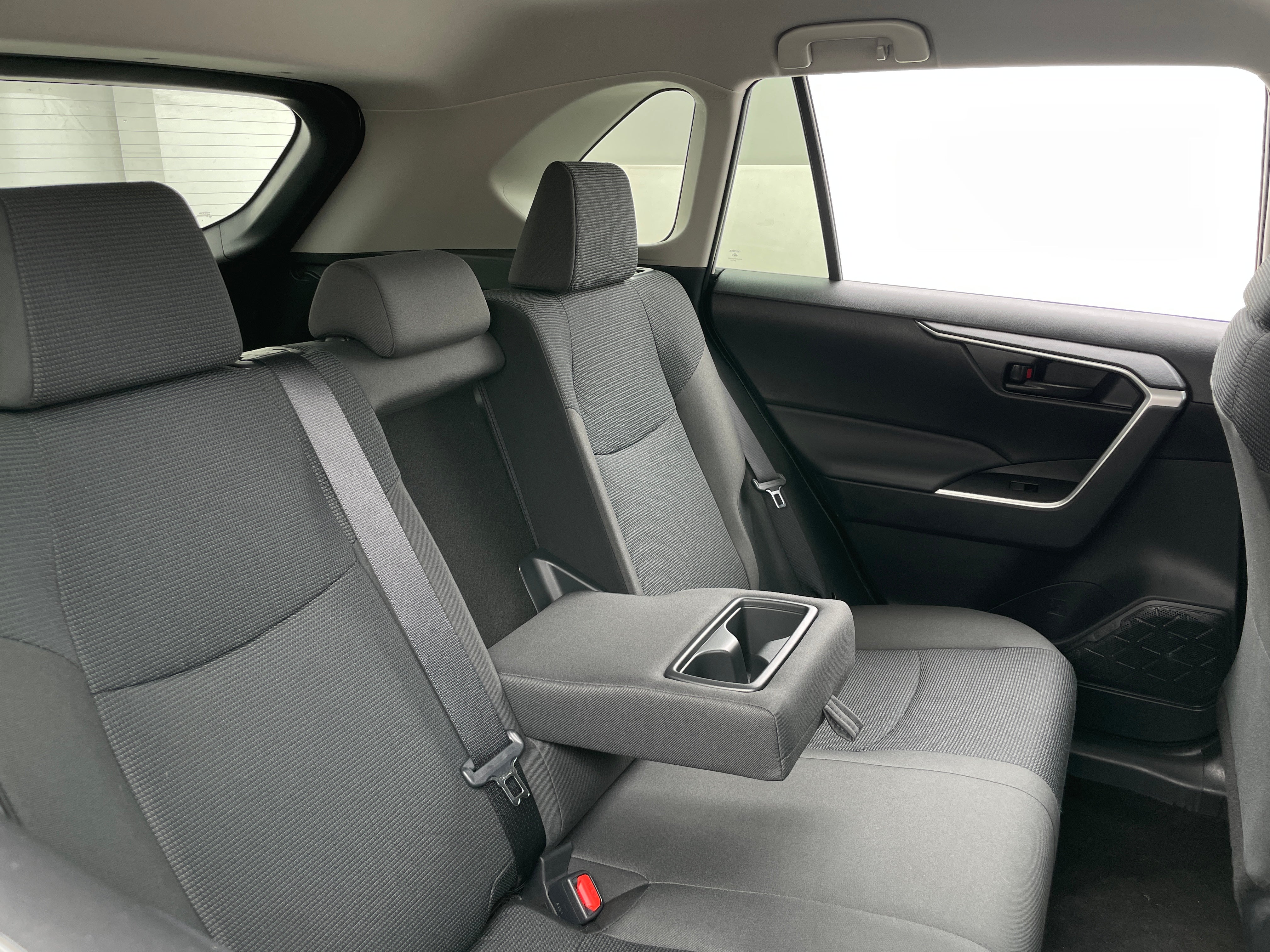 2025 Toyota RAV4 LE 6