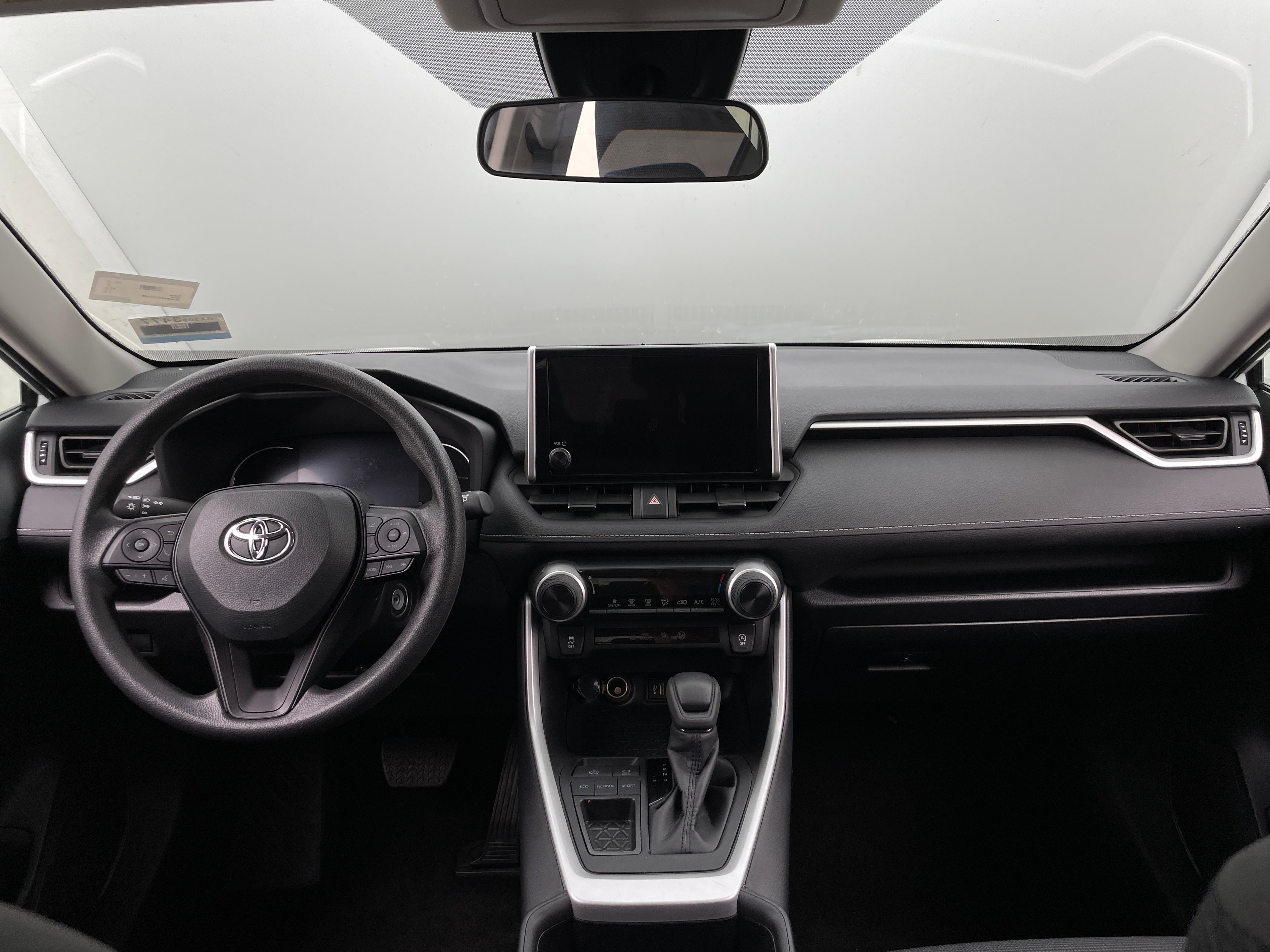 2025 Toyota RAV4 LE 3