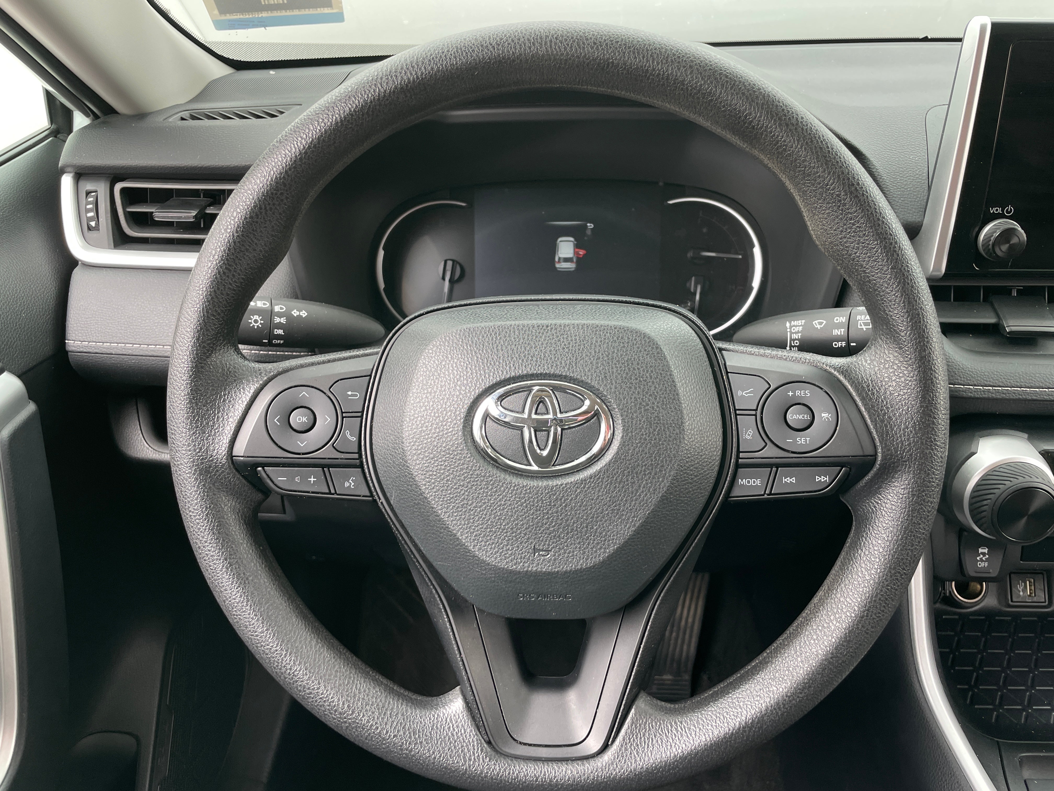 2025 Toyota RAV4 LE 5
