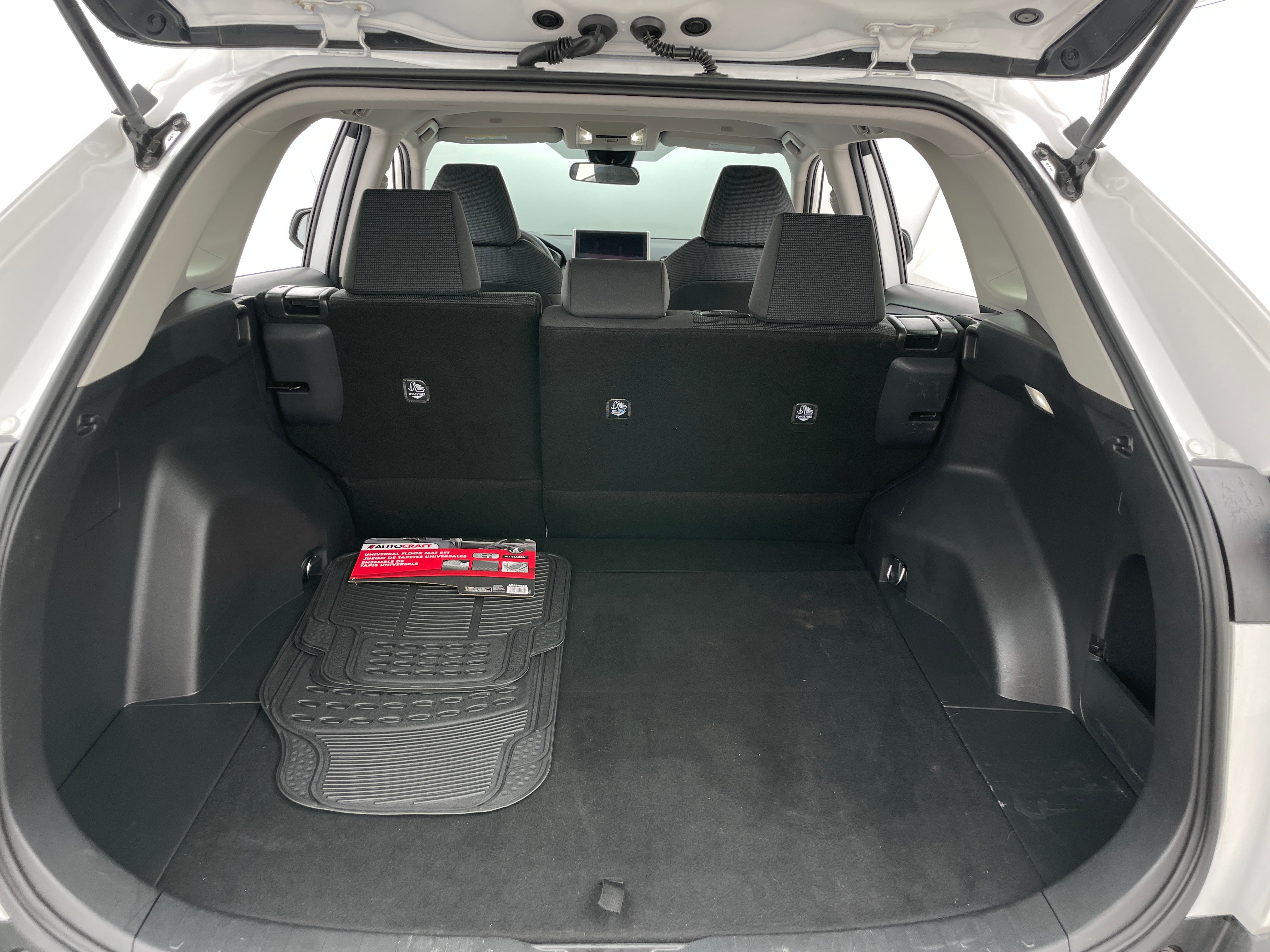 2025 Toyota RAV4 LE 7