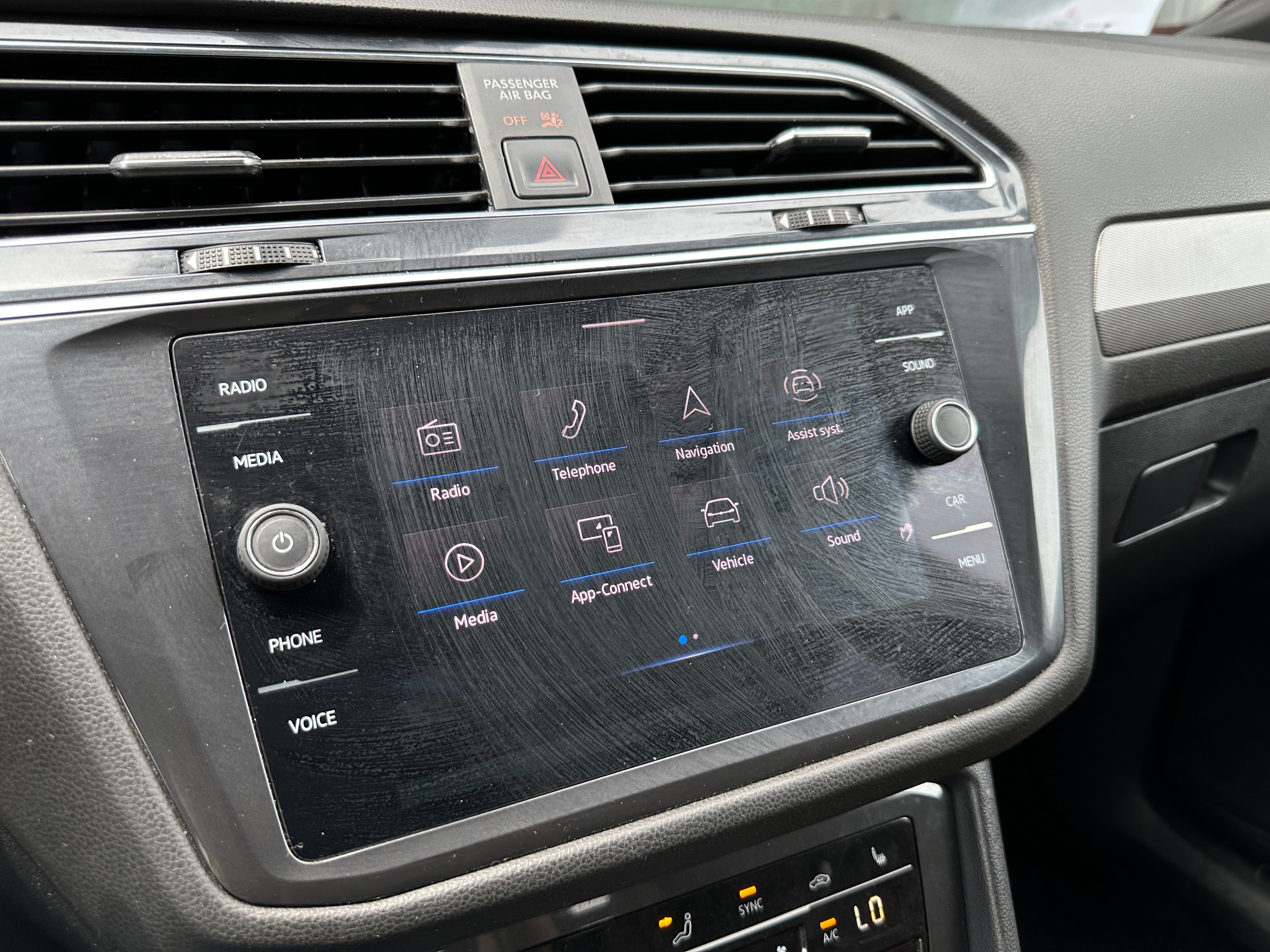 2022 Volkswagen Tiguan SE 3