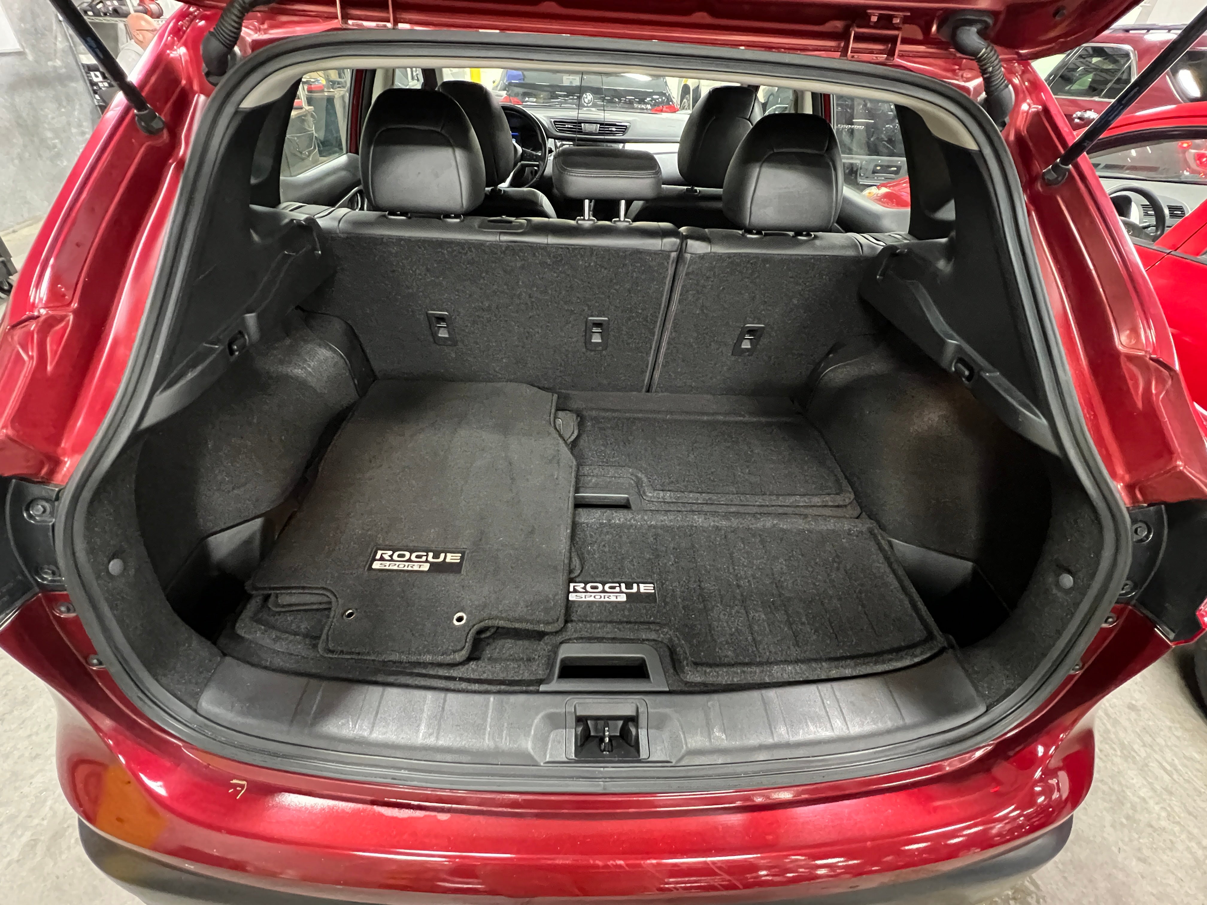 2020 Nissan Rogue Sport SL 6