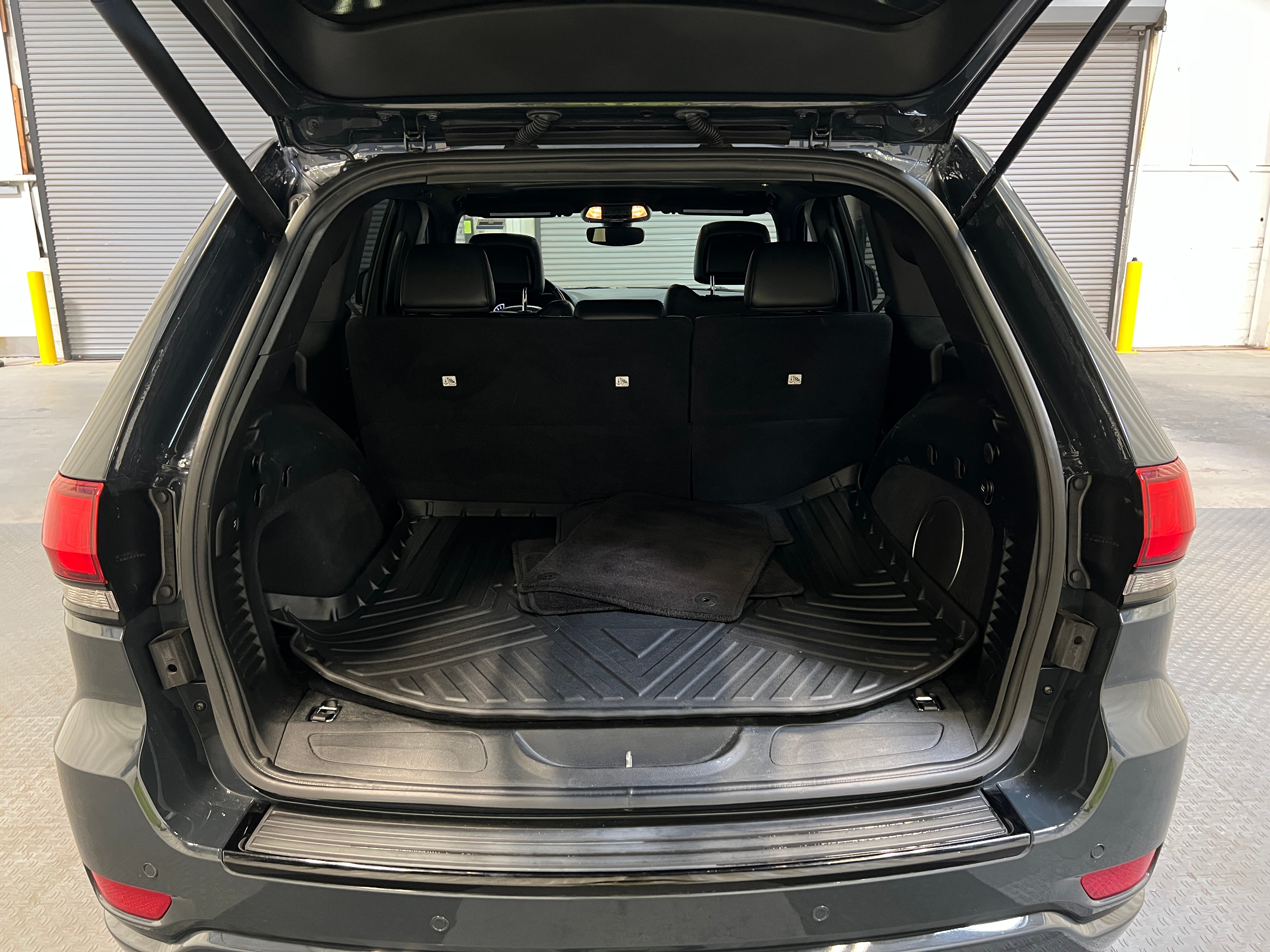 2018 Jeep Grand Cherokee Altitude 6