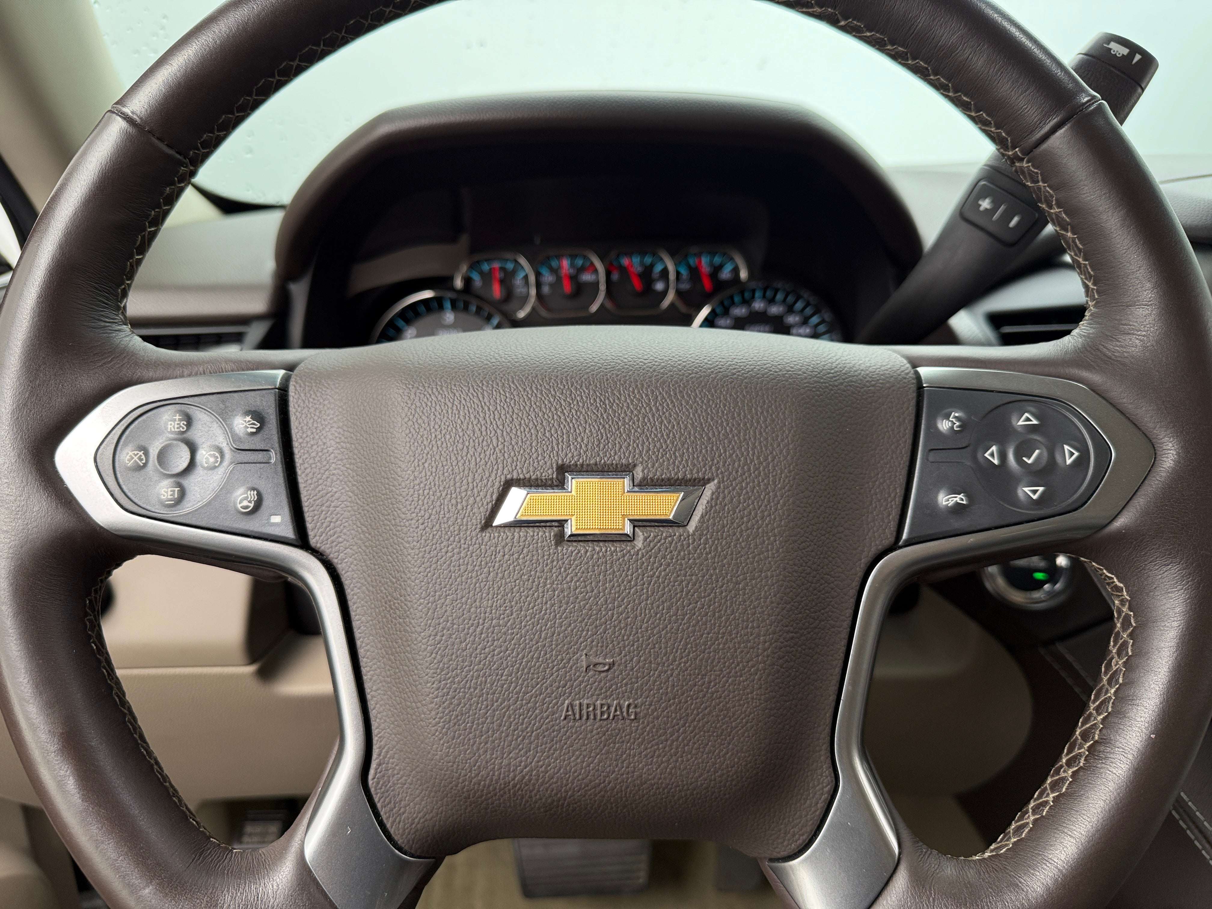 2015 Chevrolet Suburban LTZ 4