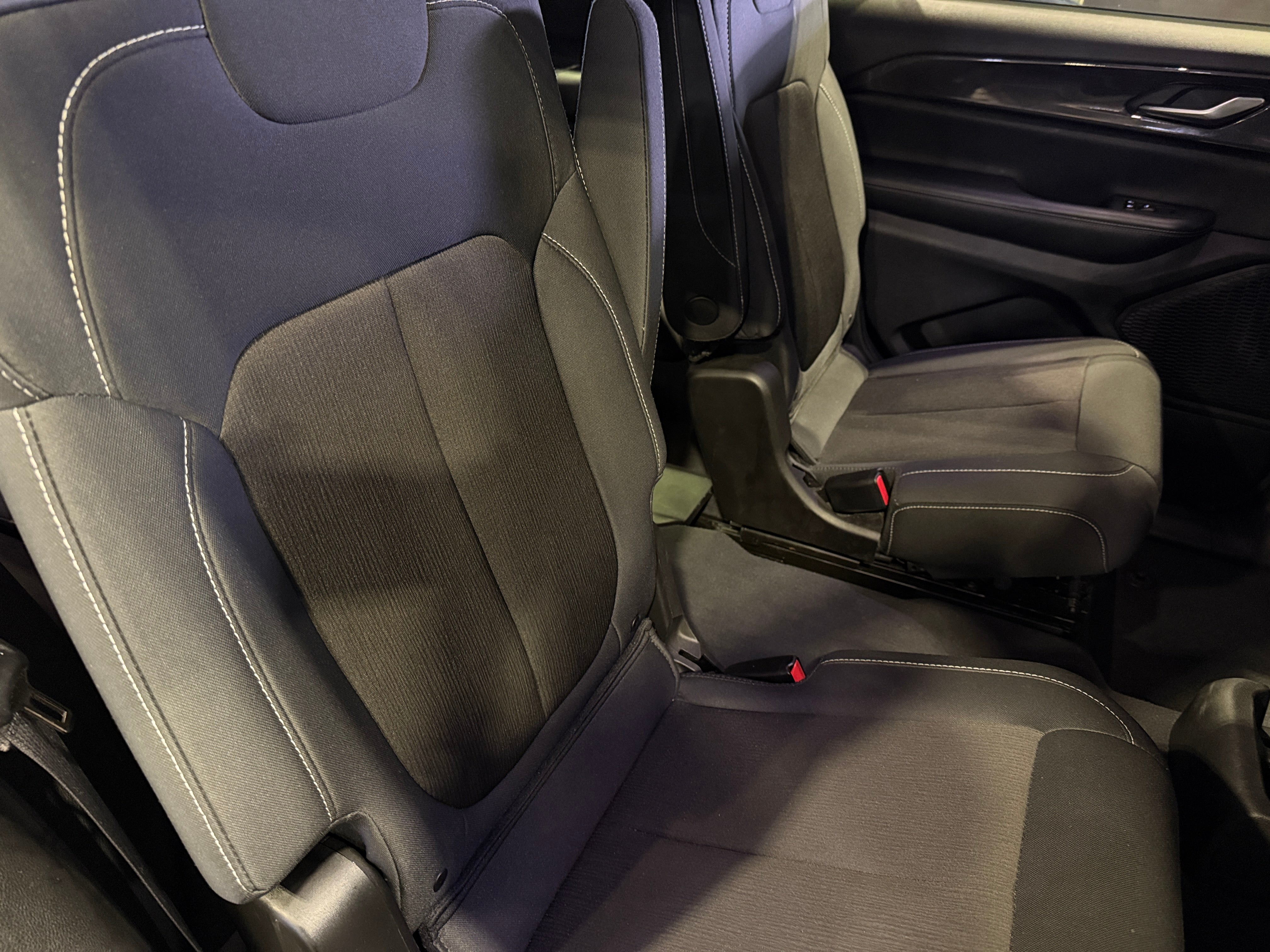 2023 Jeep Grand Cherokee L Laredo 6