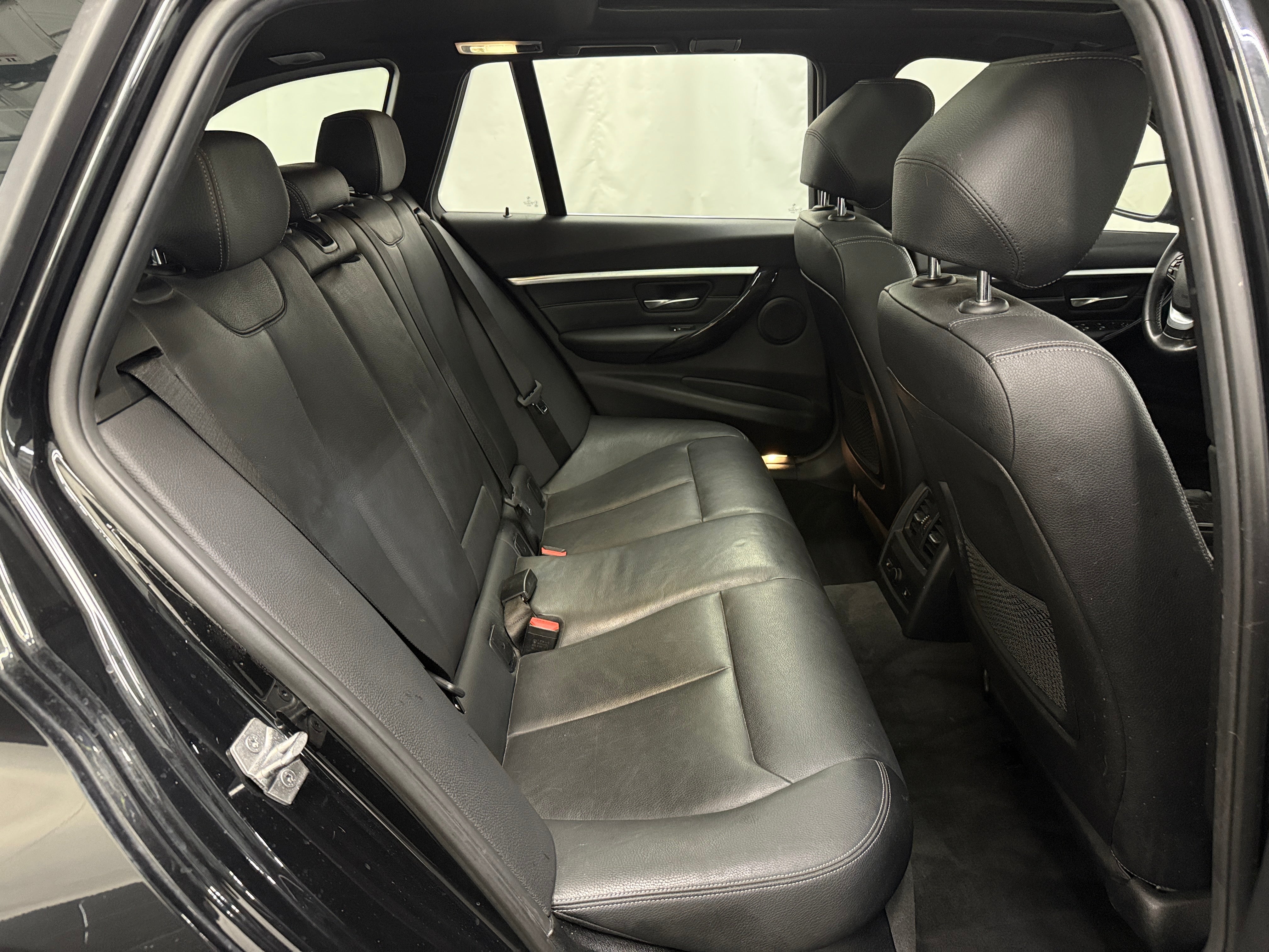 2018 BMW 3 Series 330i xDrive 5