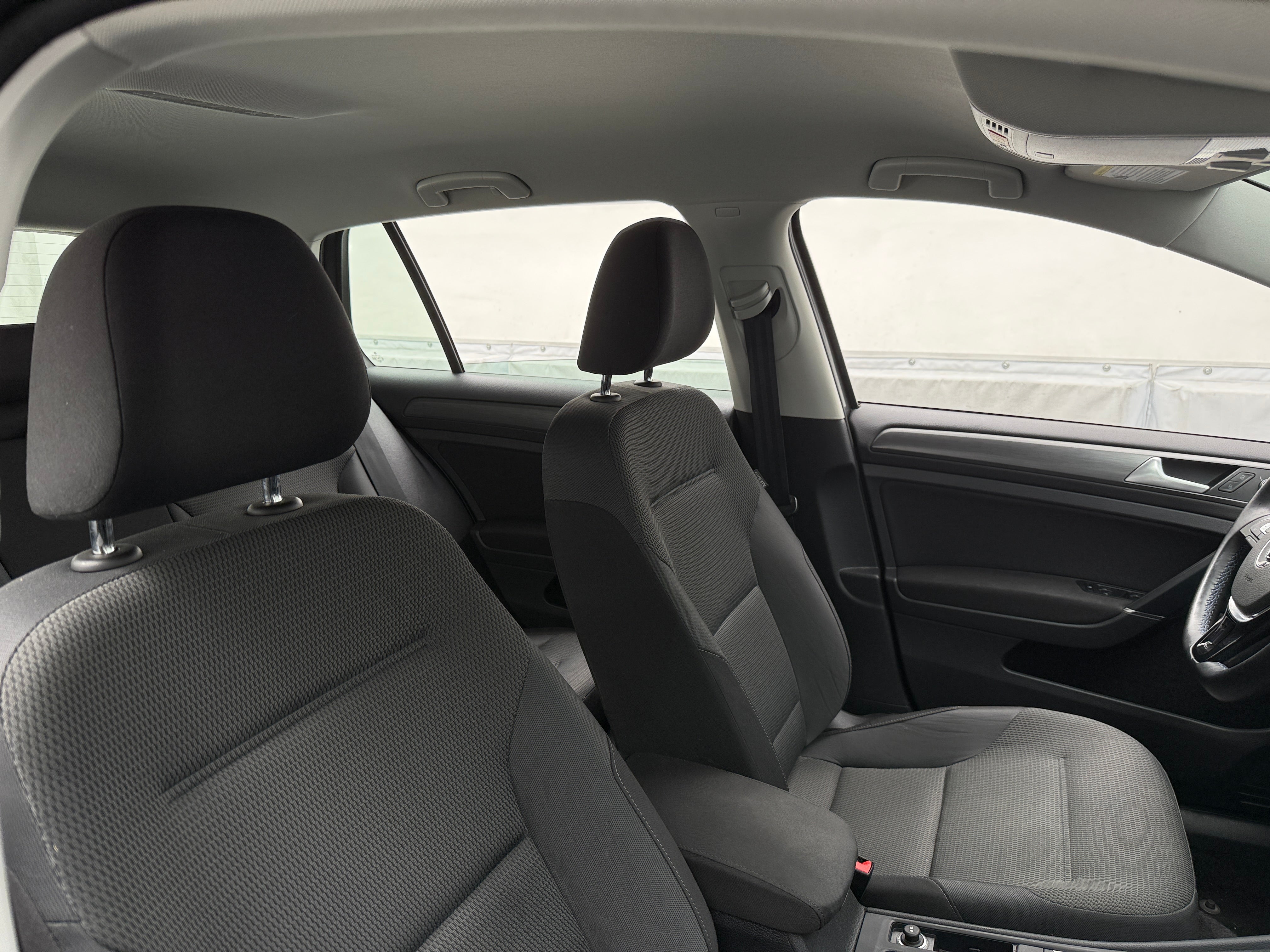 2019 Volkswagen e-Golf SE 2