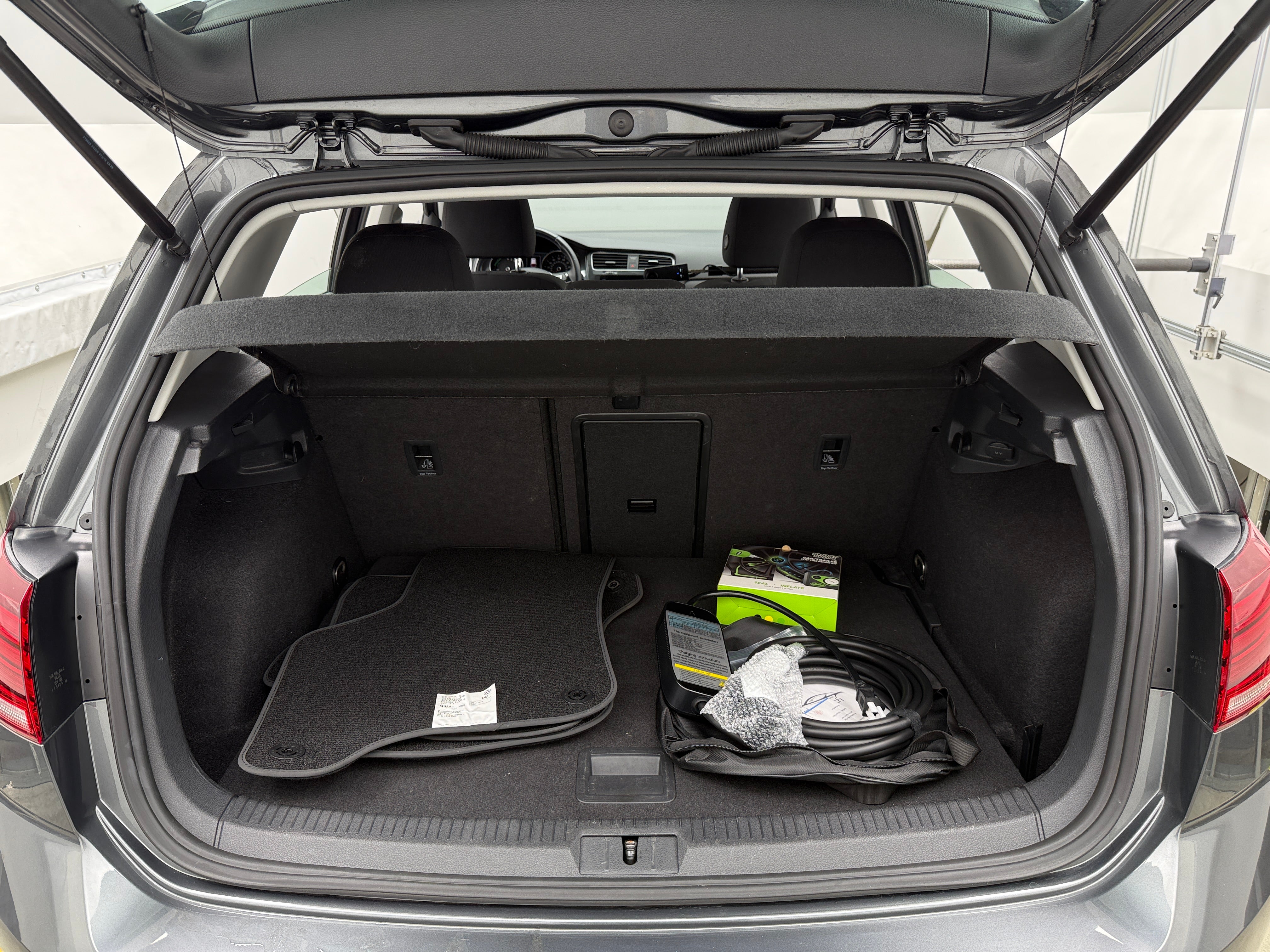 2019 Volkswagen e-Golf SE 7