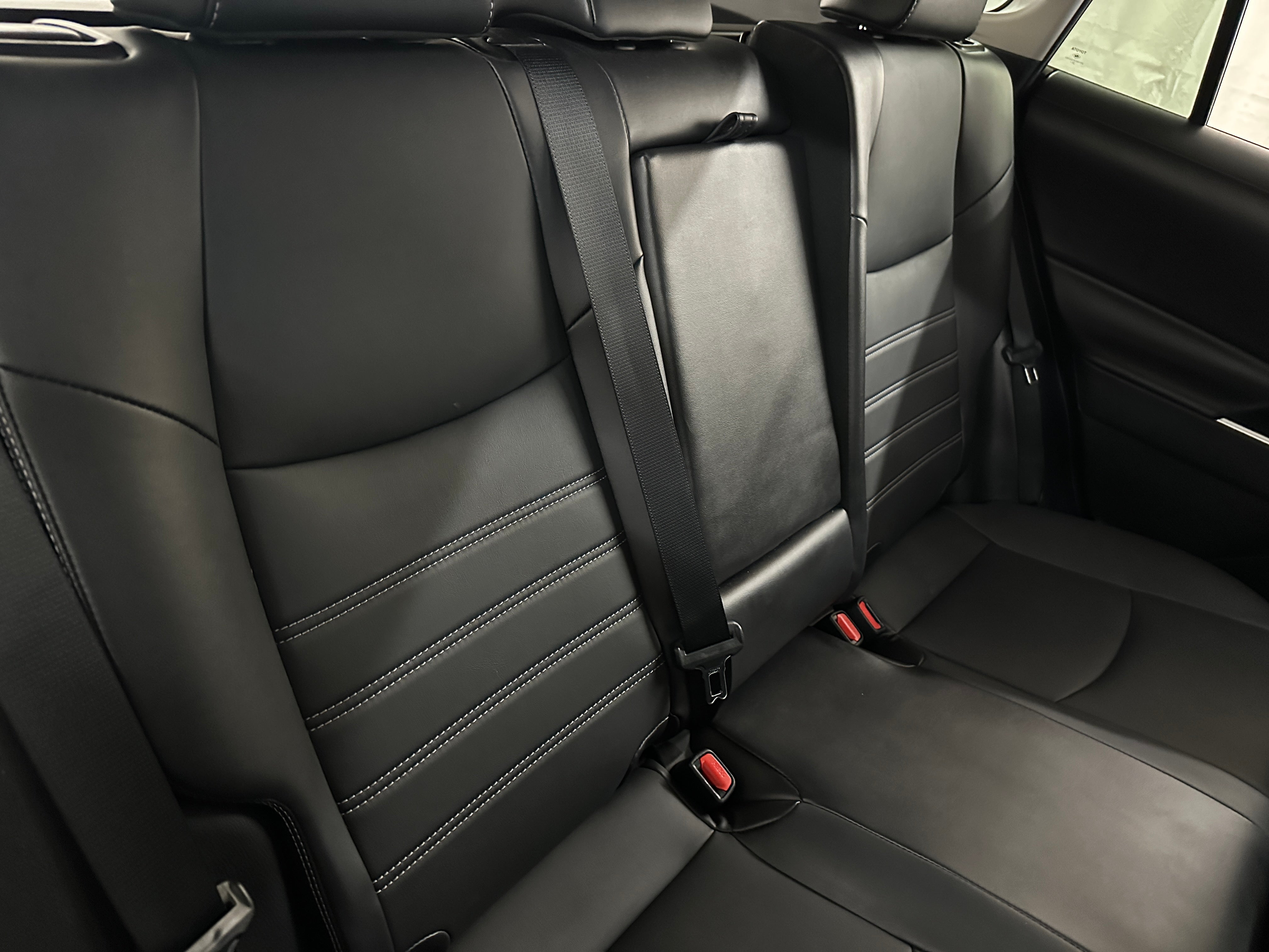 2022 Toyota RAV4 XLE Premium 5