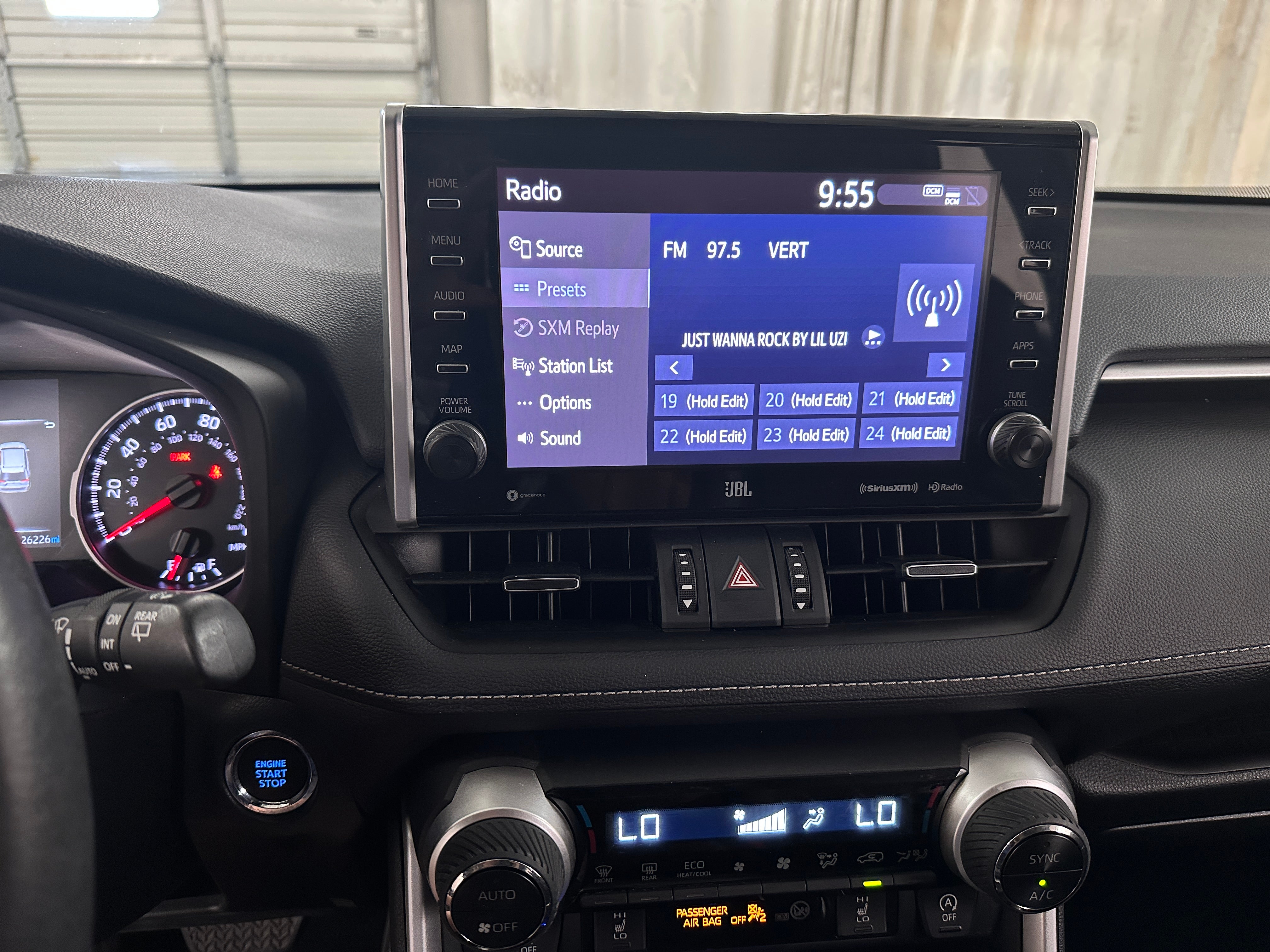 2022 Toyota RAV4 XLE Premium 3