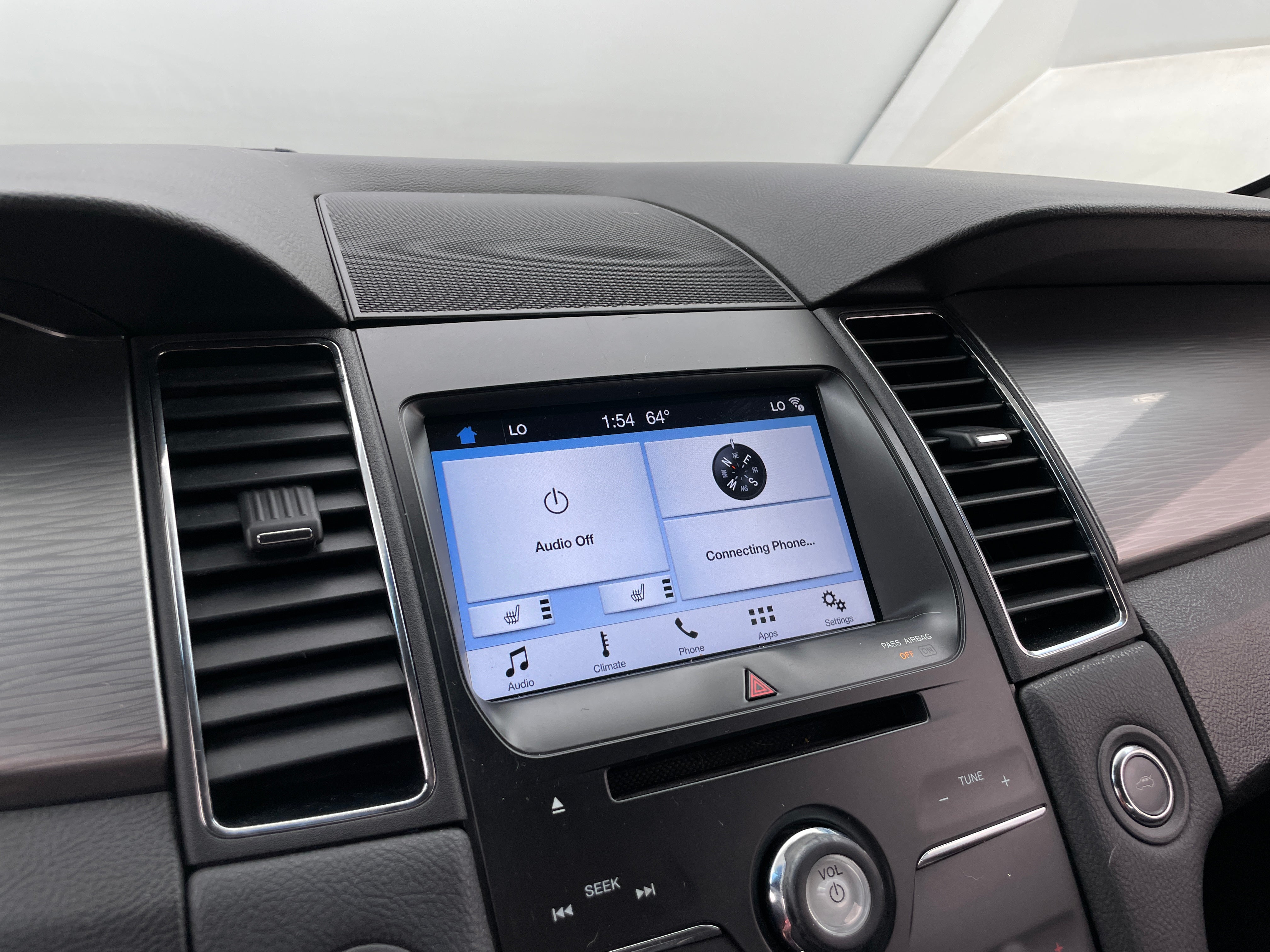 2017 Ford Taurus SEL 3