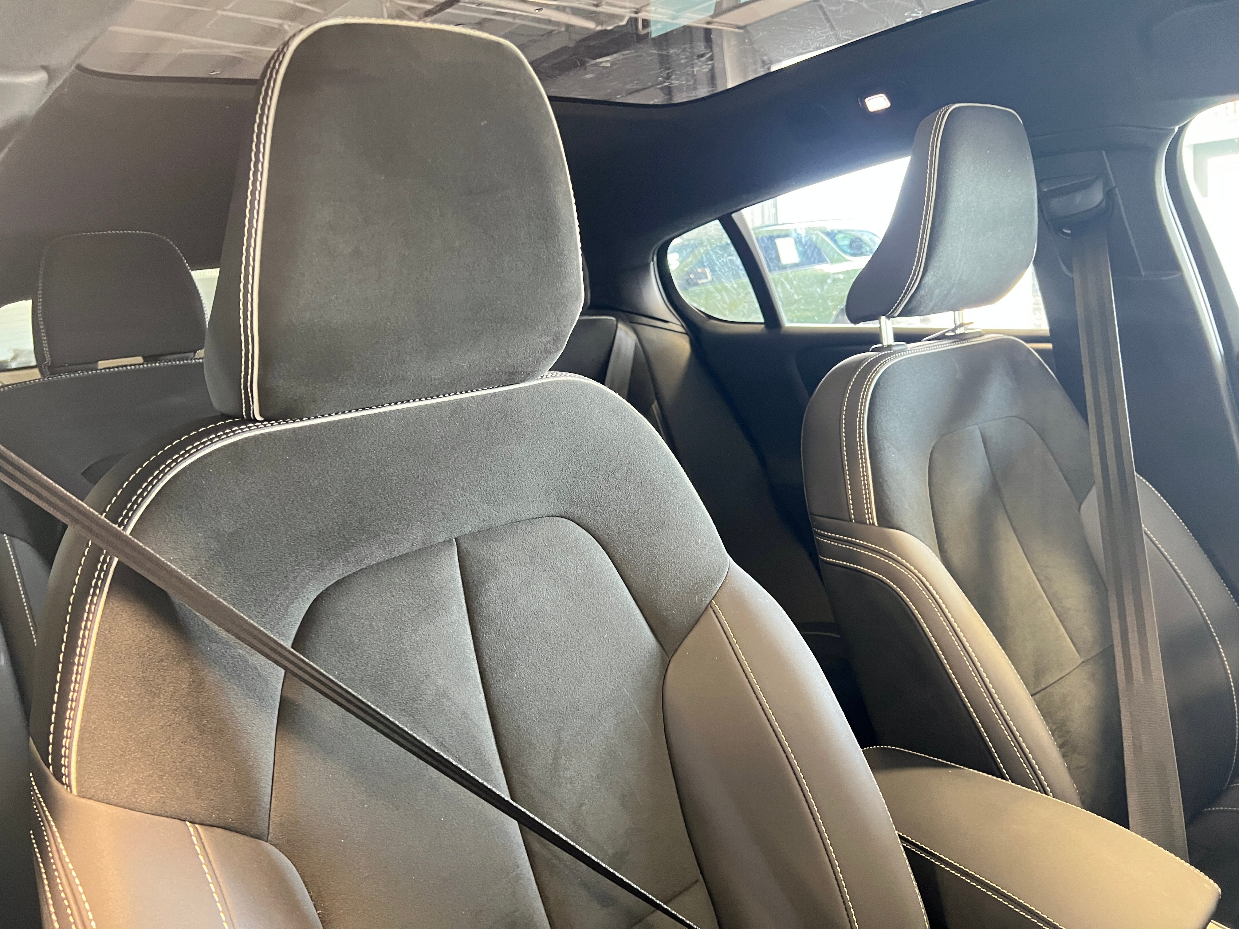 2022 Volvo C40 Ultimate 2