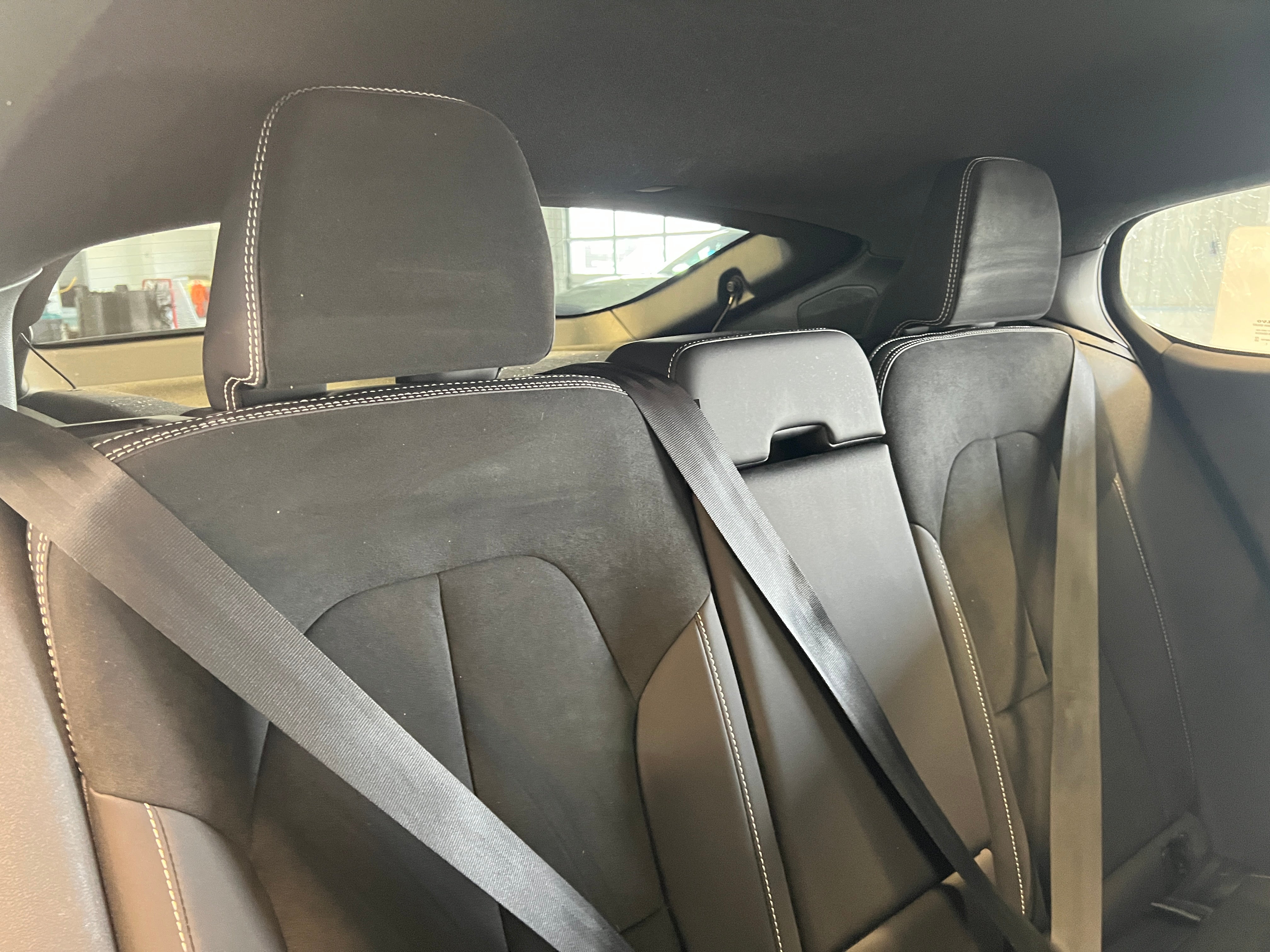 2022 Volvo C40 Ultimate 6