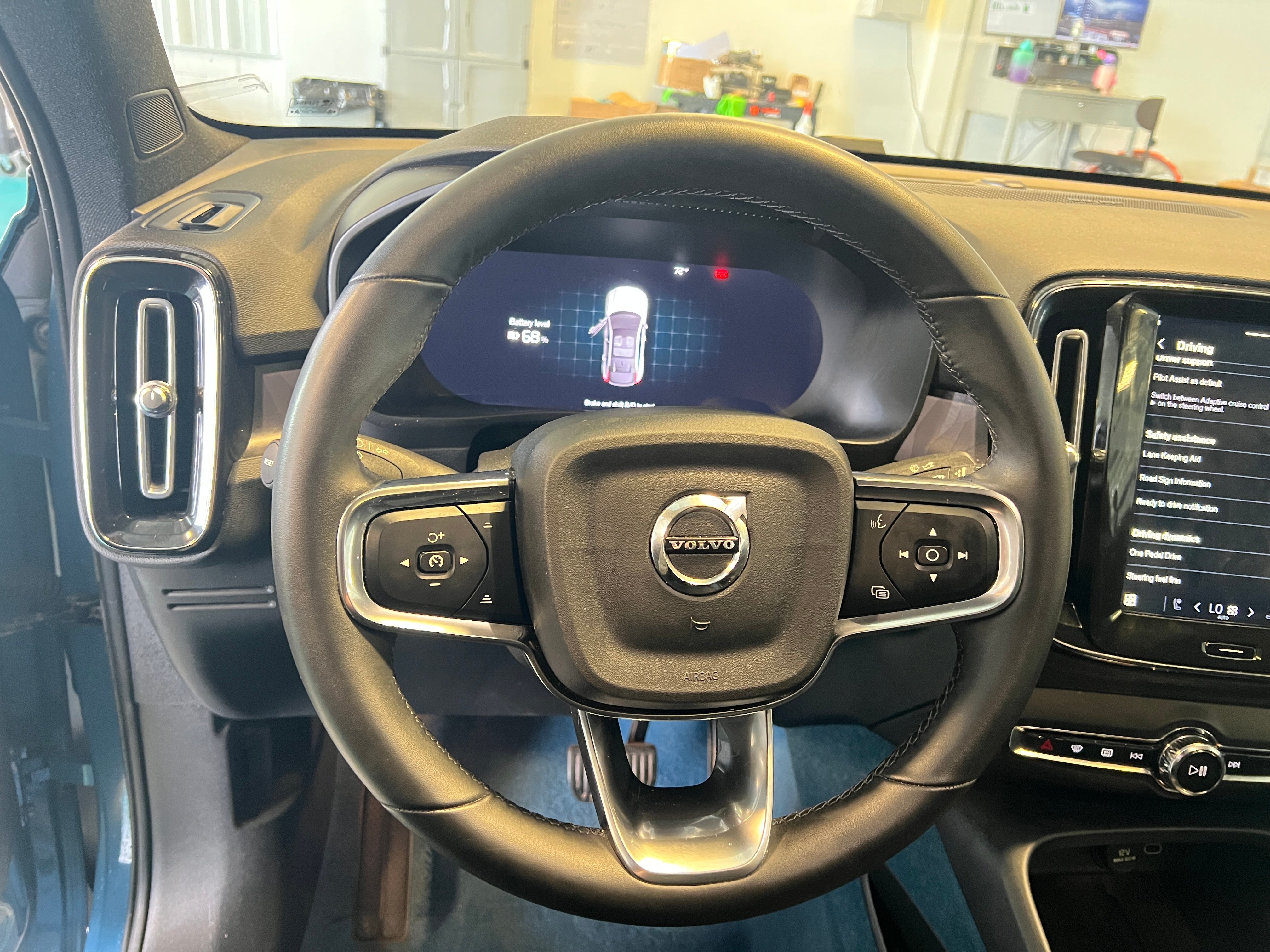 2022 Volvo C40 Ultimate 5