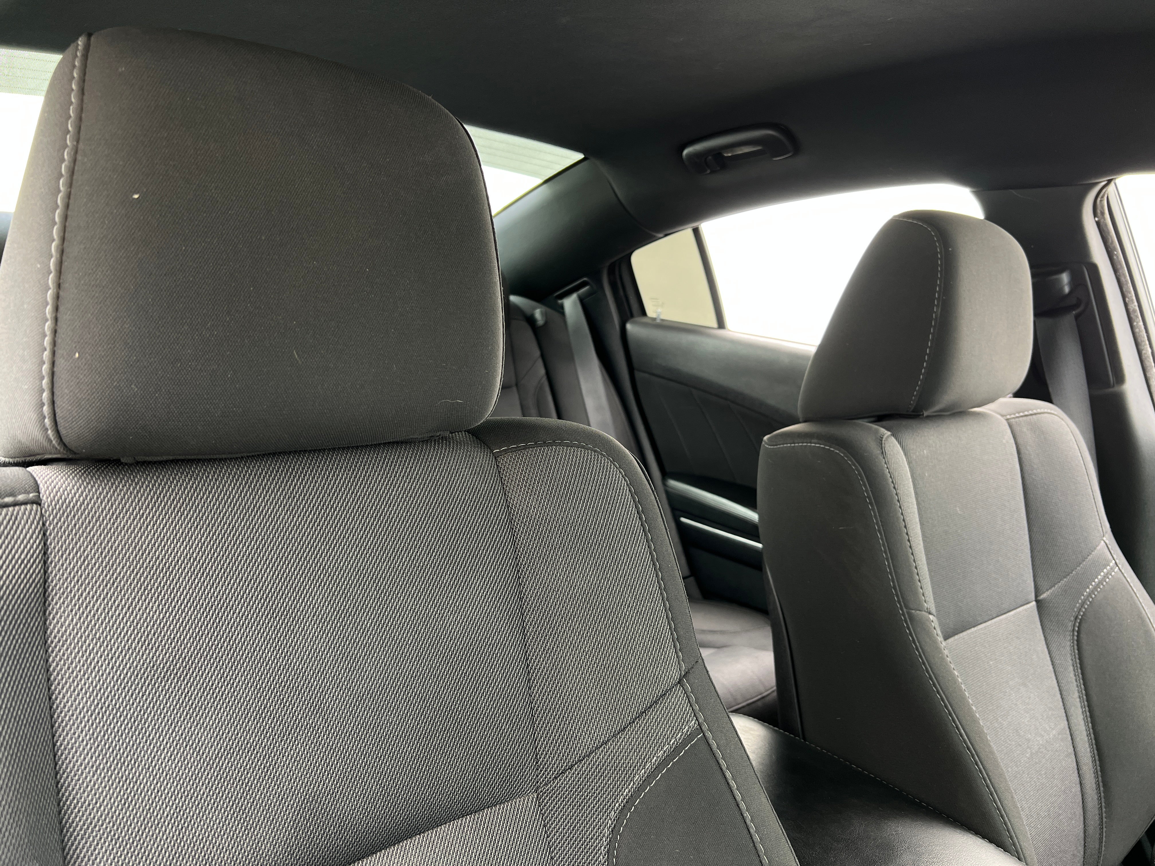 2016 Dodge Charger SXT 2
