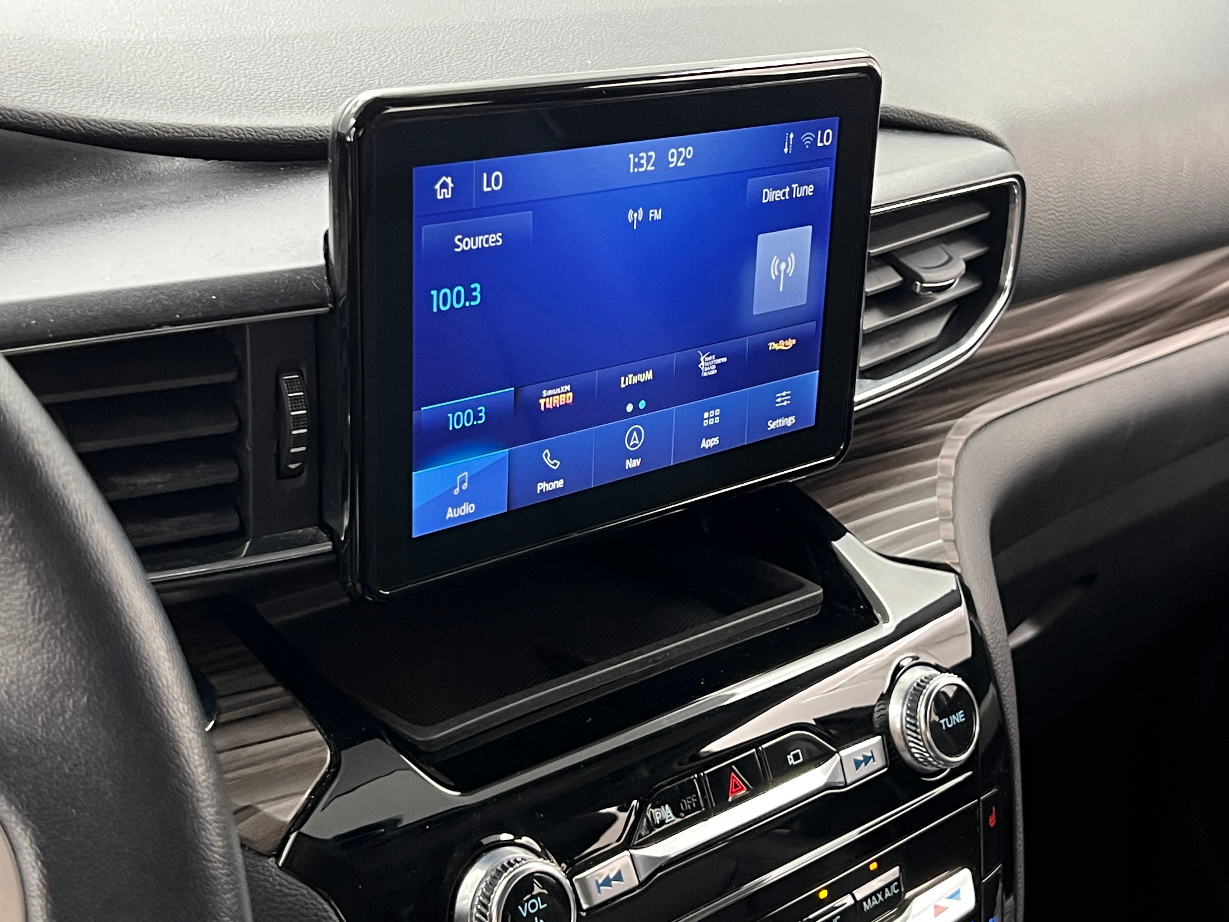 2022 Ford Explorer Limited 3