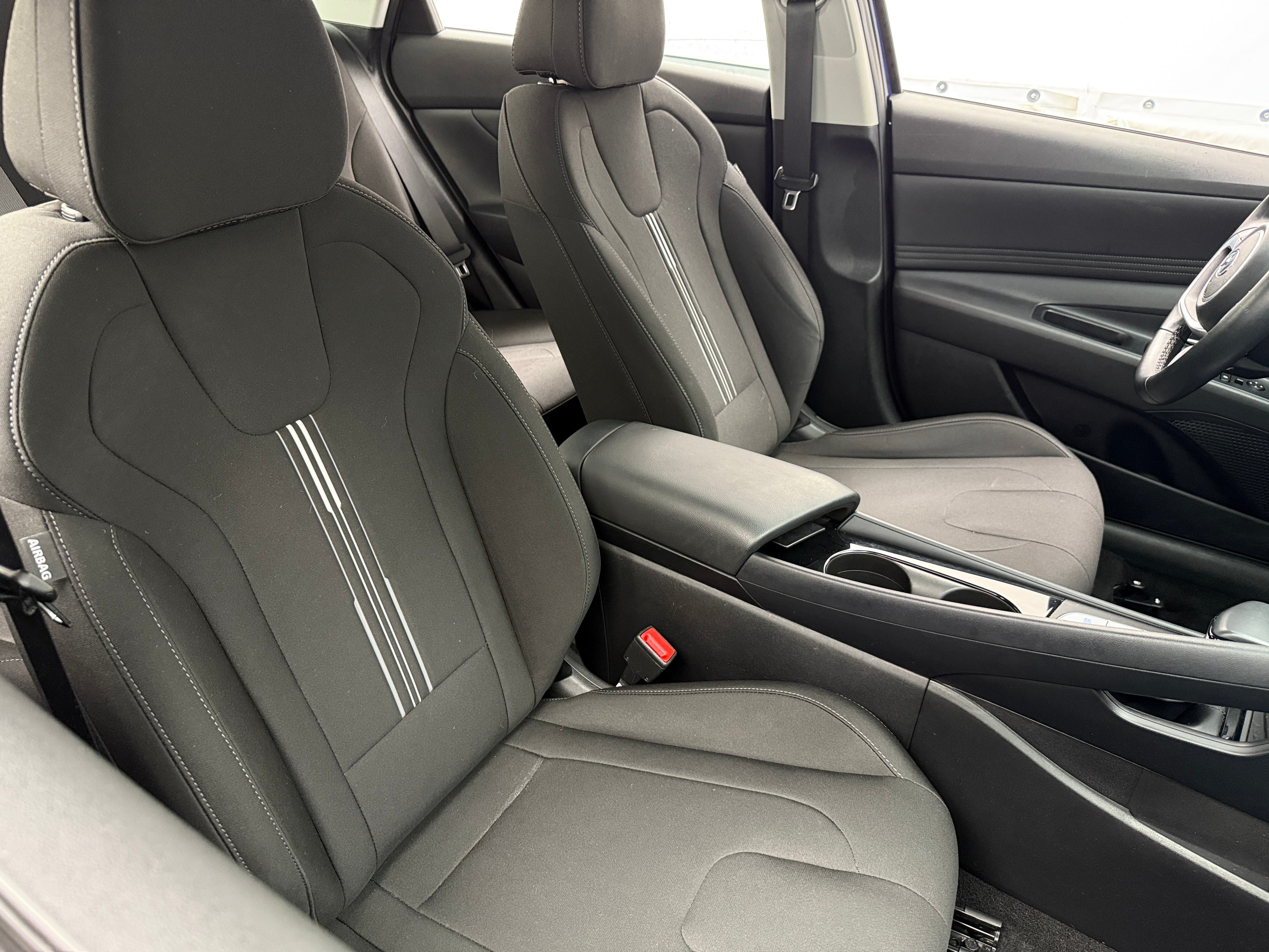 2023 Hyundai Elantra SEL 2