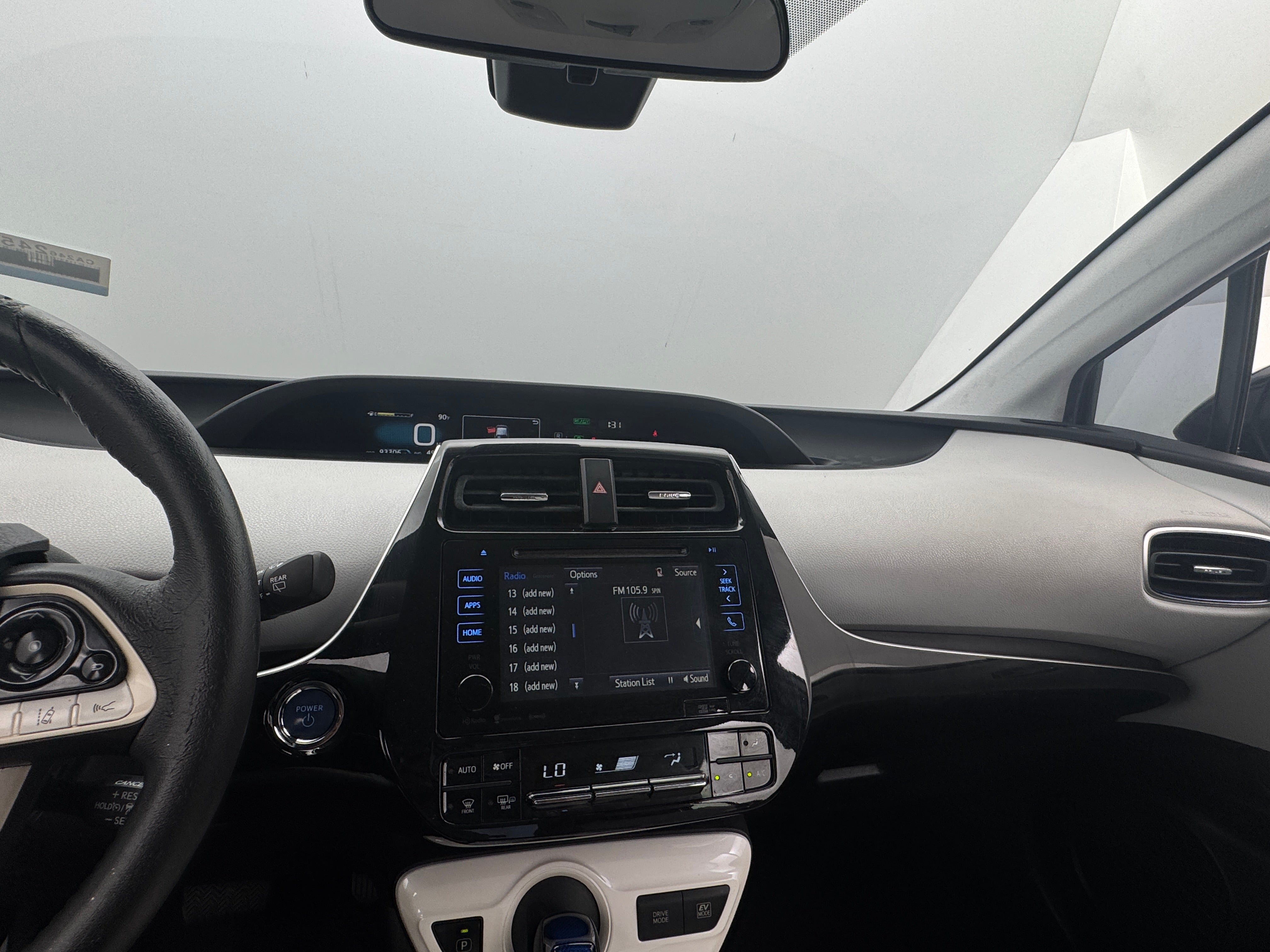 2016 Toyota Prius Three Touring 3