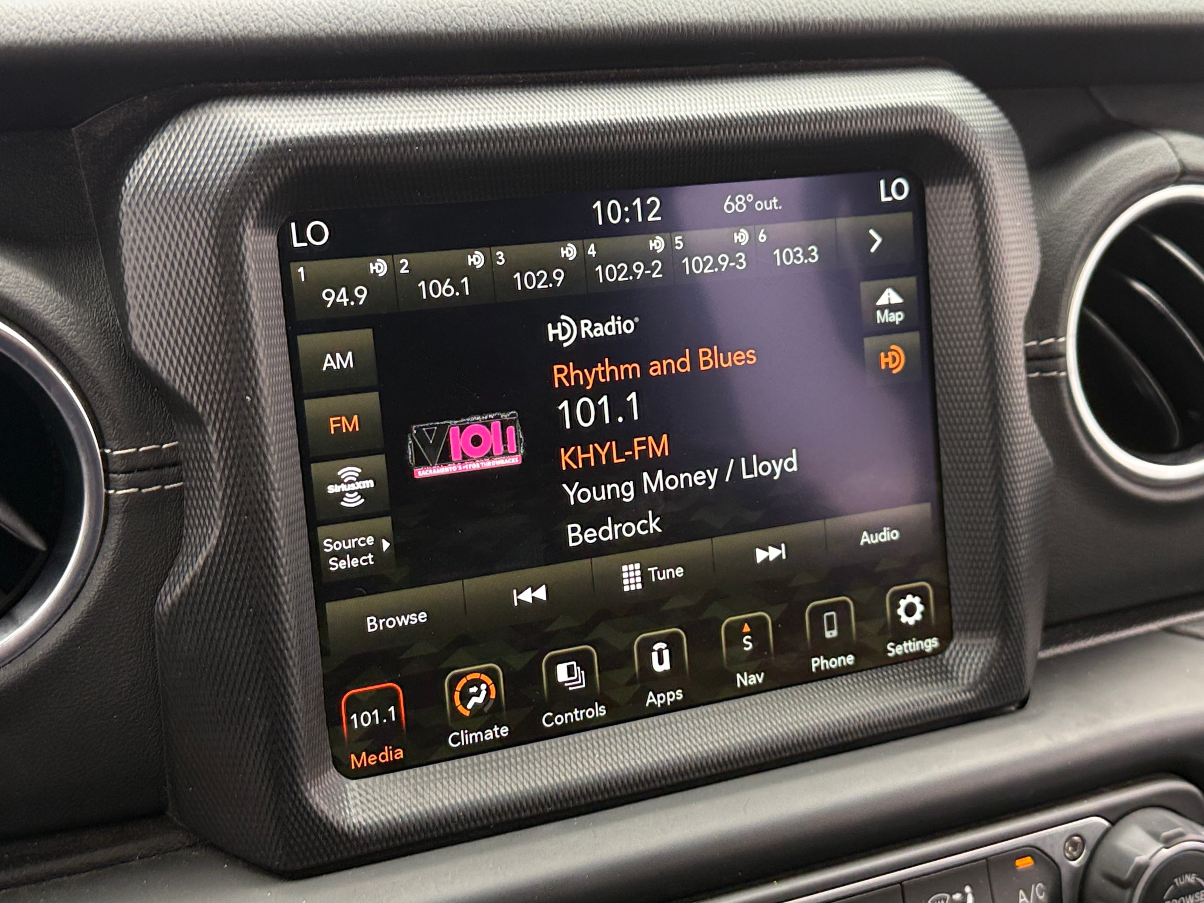 2023 Jeep Wrangler Sahara 4xe 3