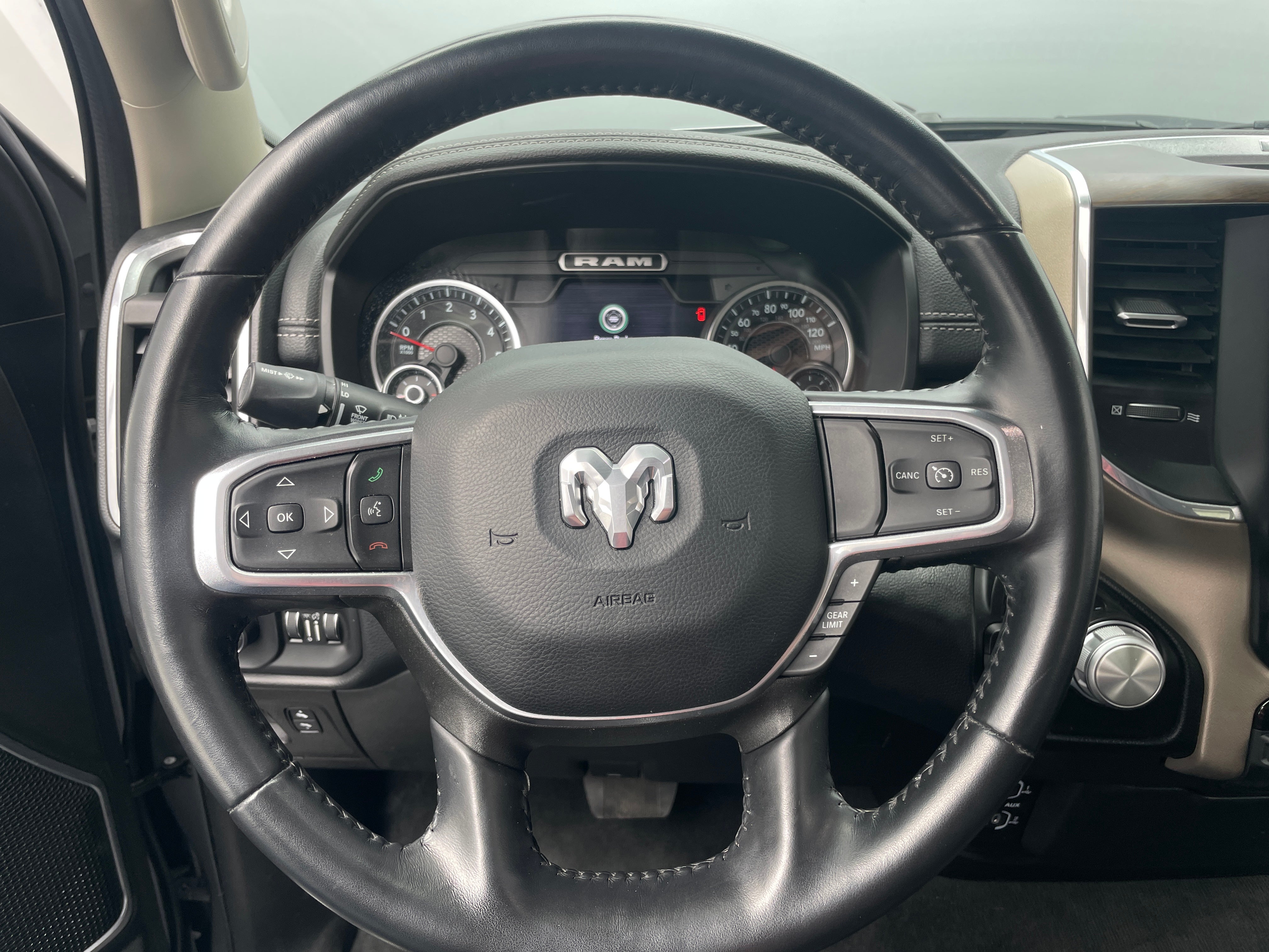 2022 RAM 1500 Laramie 4