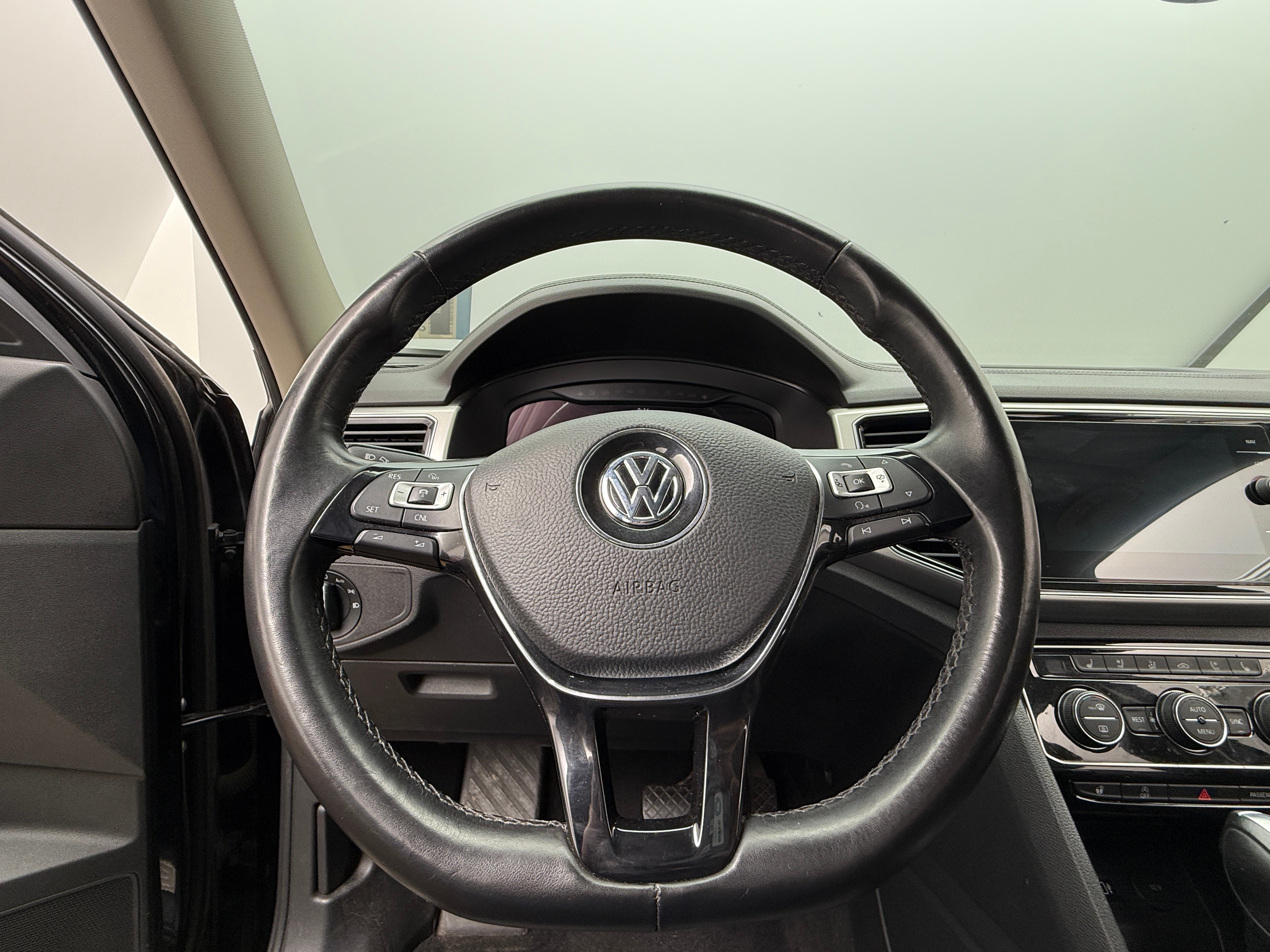 2018 Volkswagen Atlas SEL 4