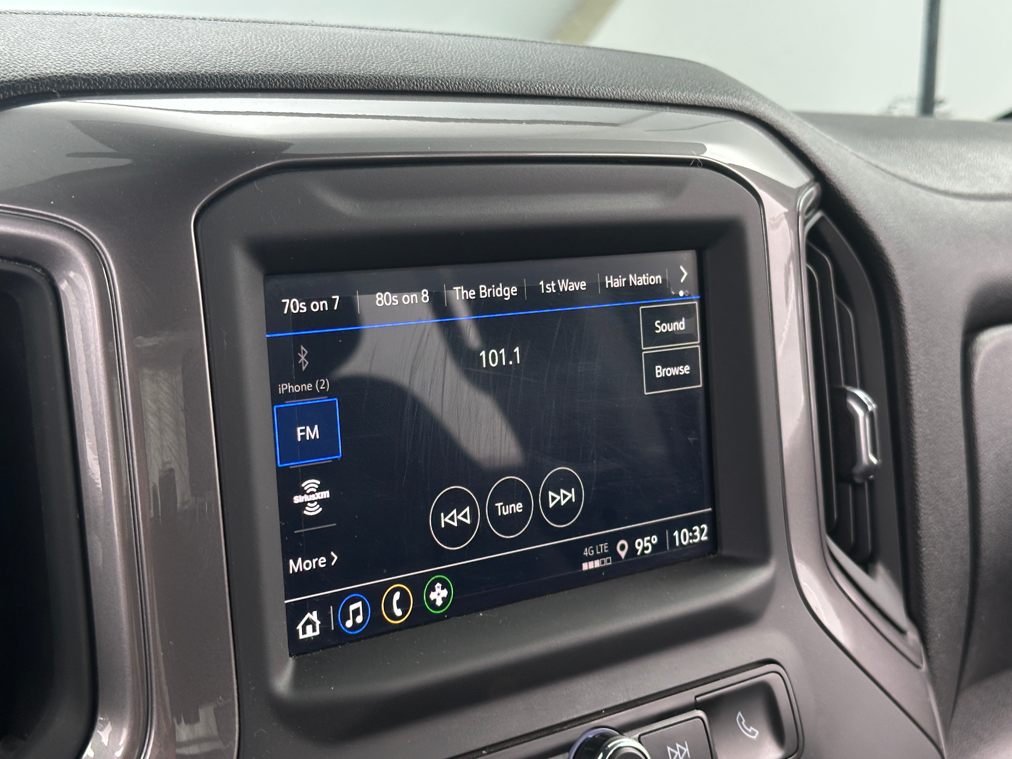 2024 GMC Sierra 2500 Pro 4