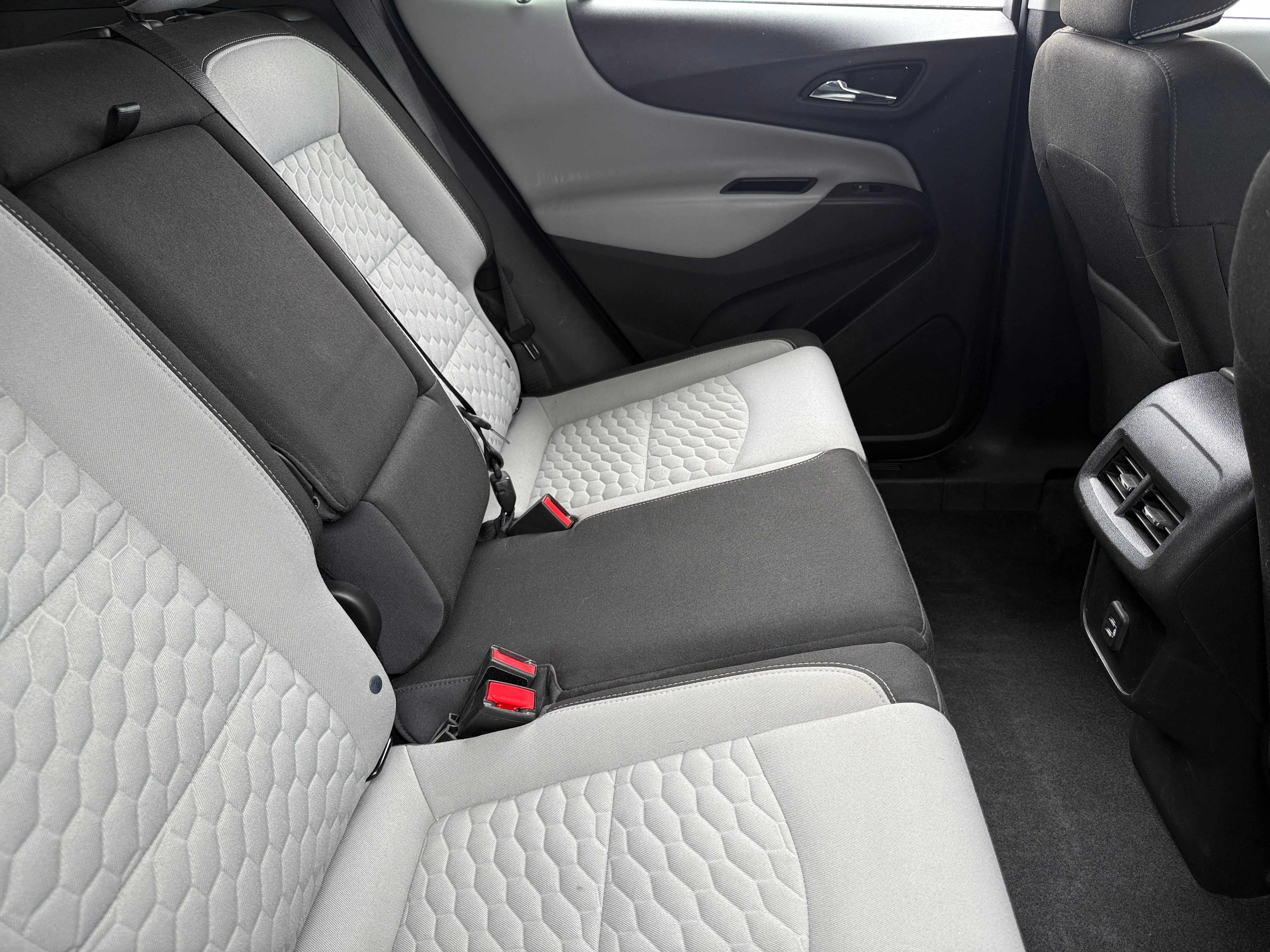 2019 Chevrolet Equinox LS 6