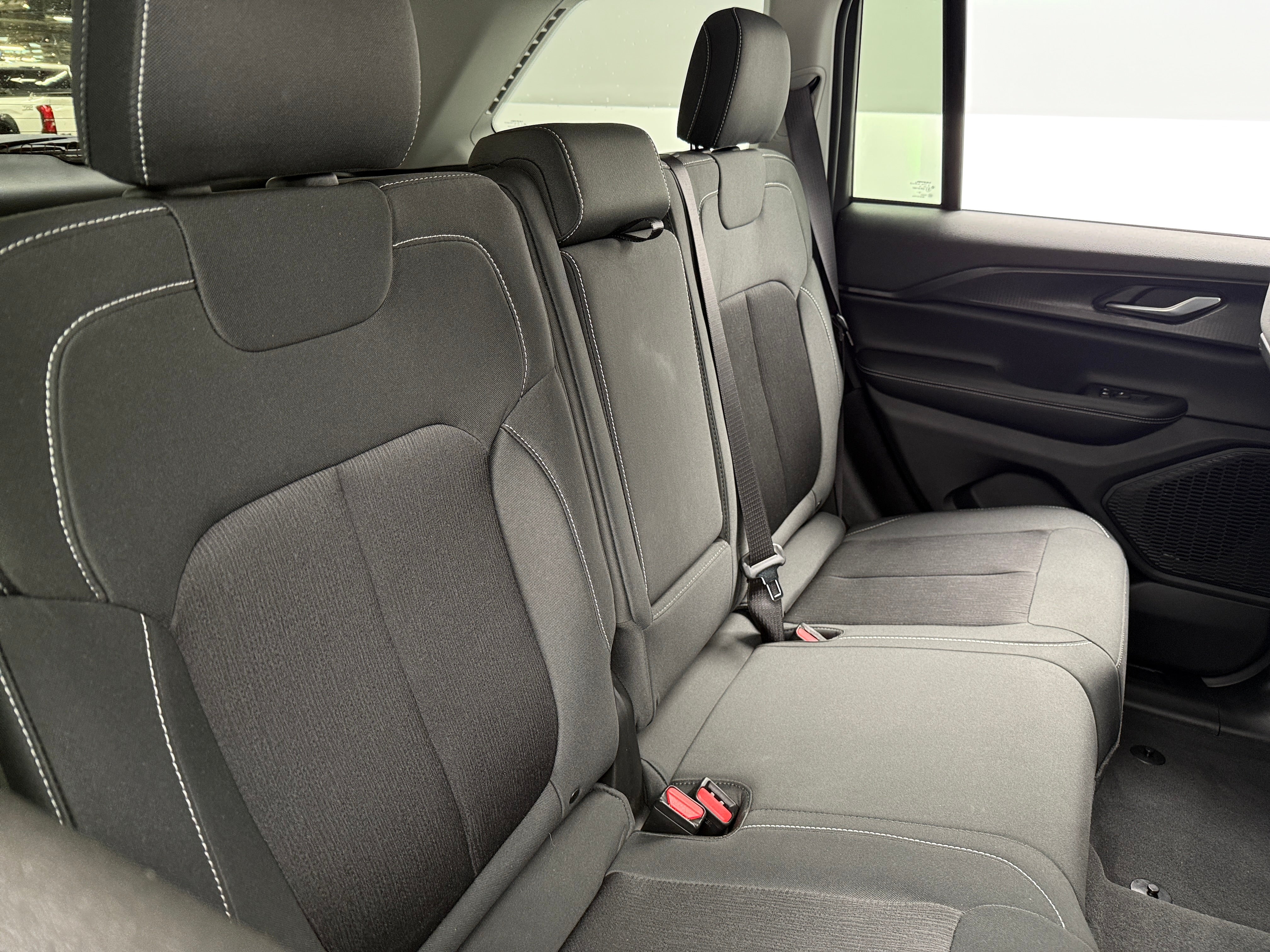 2023 Jeep Grand Cherokee Laredo 6