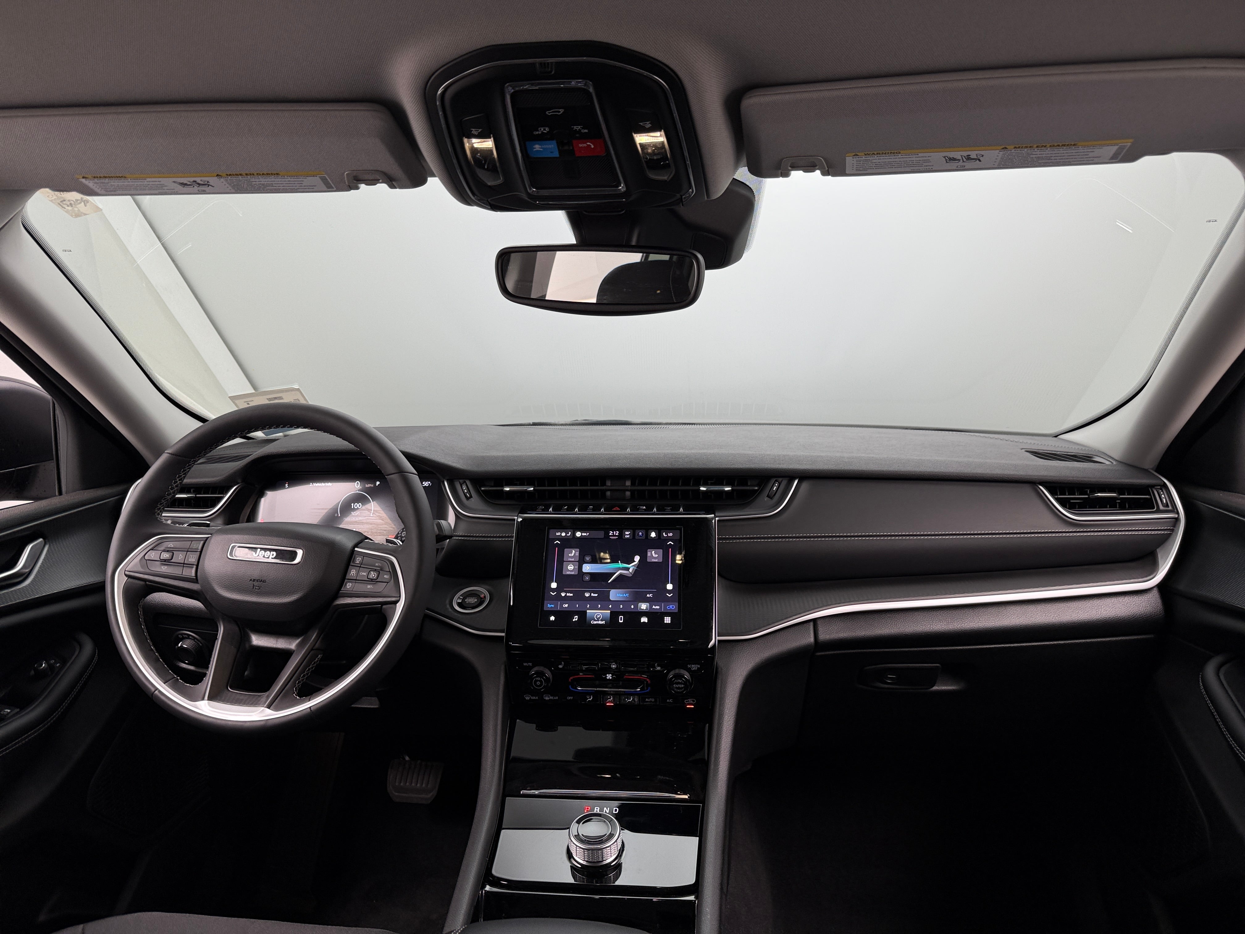 2023 Jeep Grand Cherokee Laredo 3