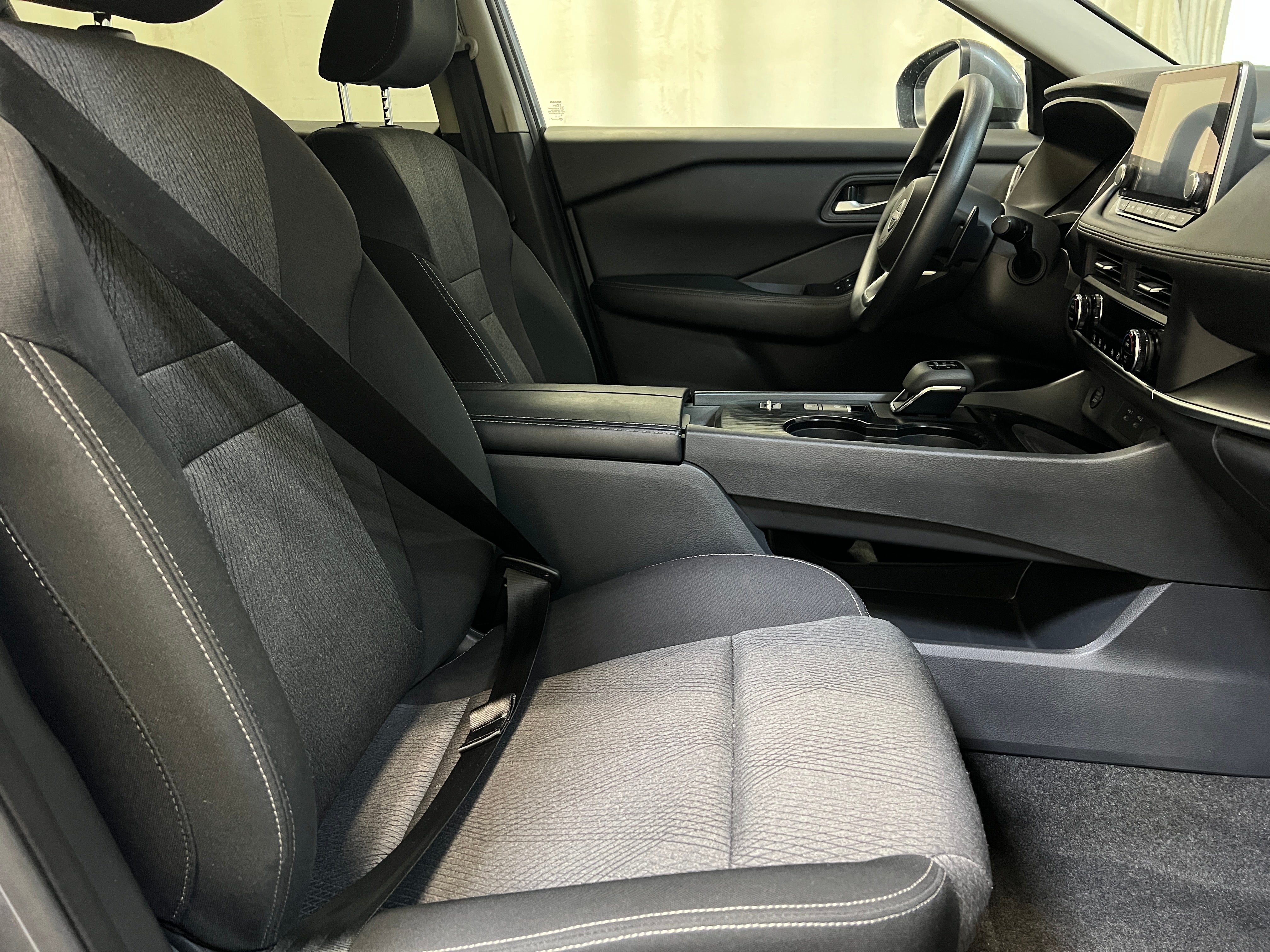 2024 Nissan Rogue SV 2
