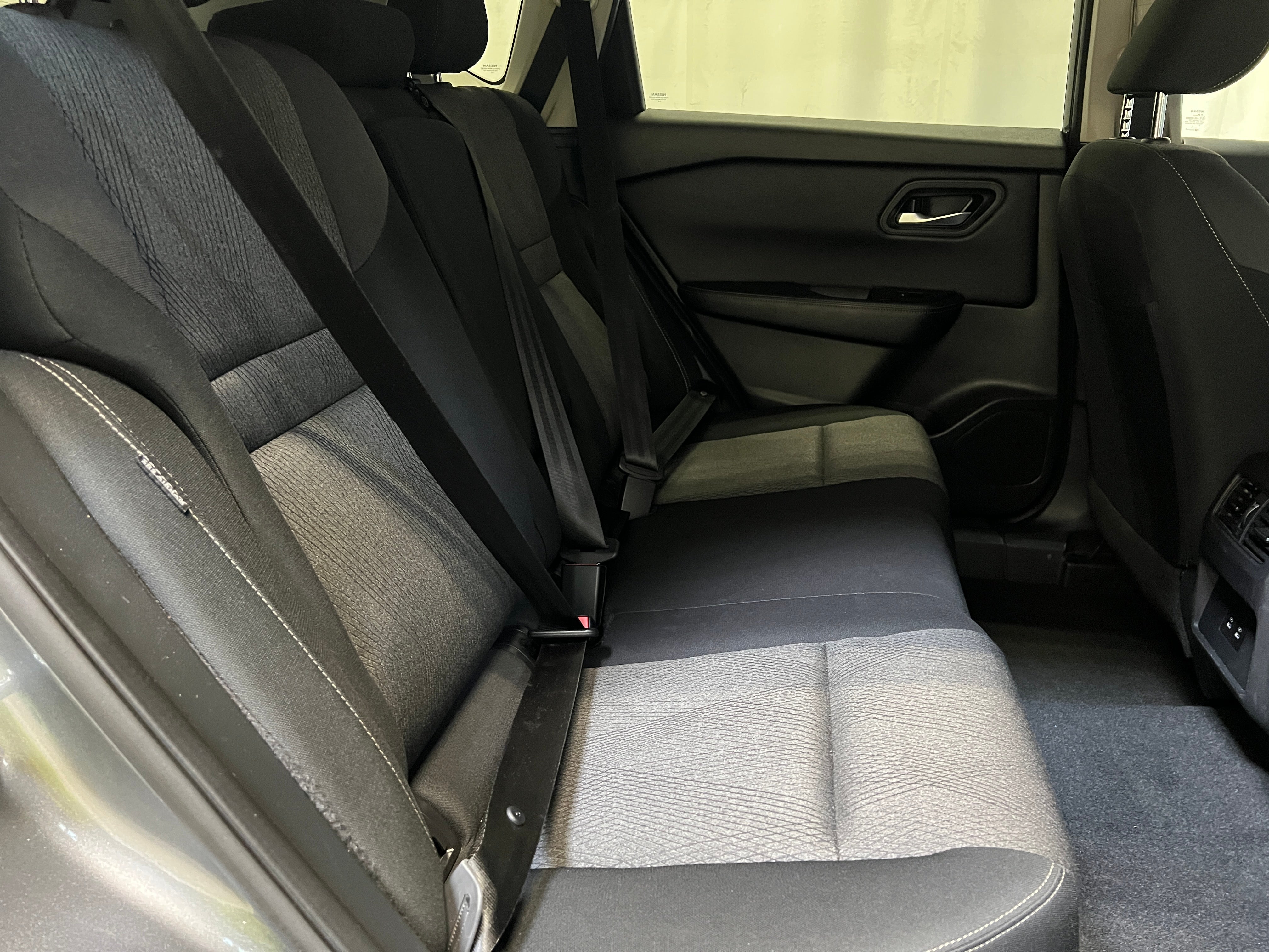 2024 Nissan Rogue SV 6
