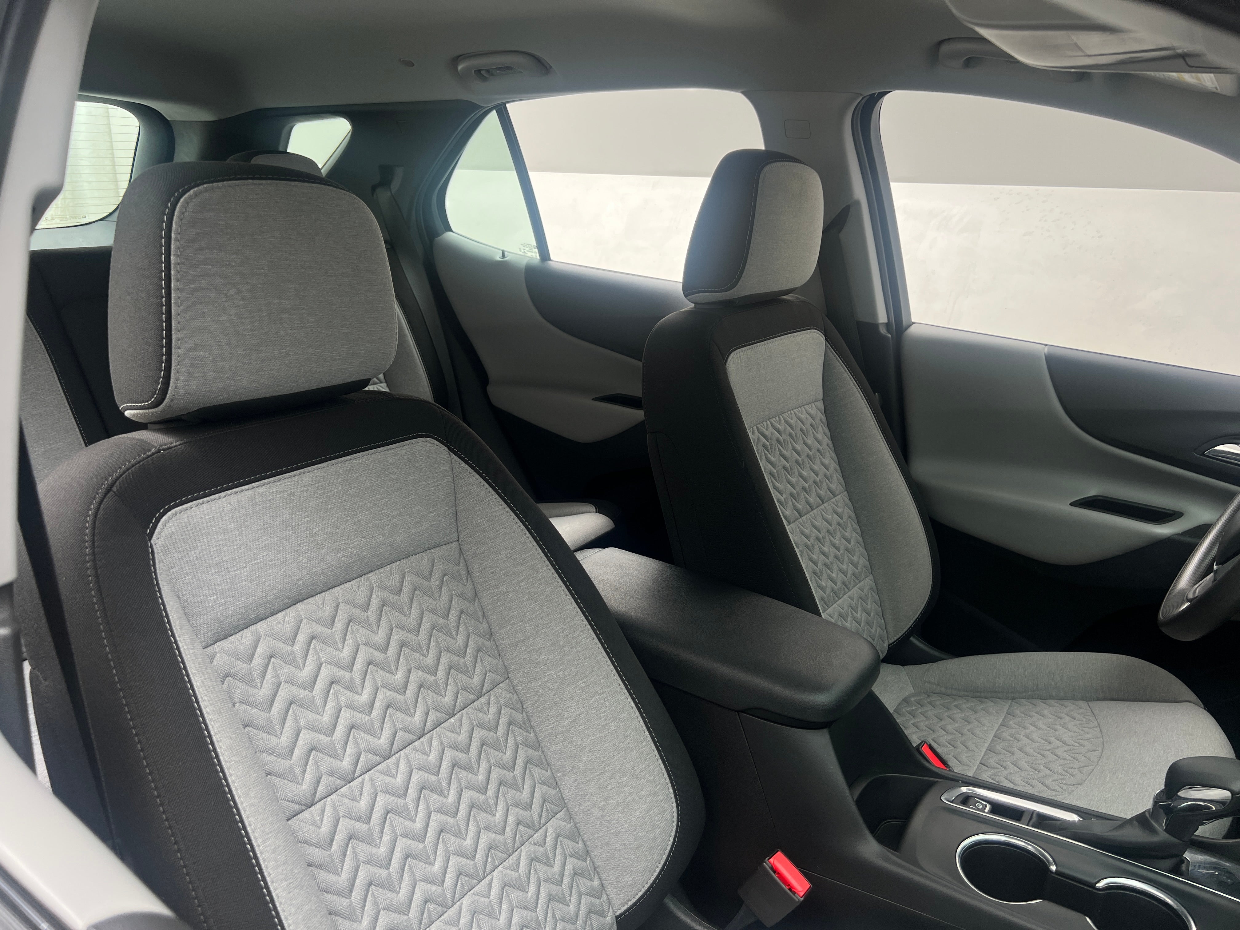 2022 Chevrolet Equinox LS 2