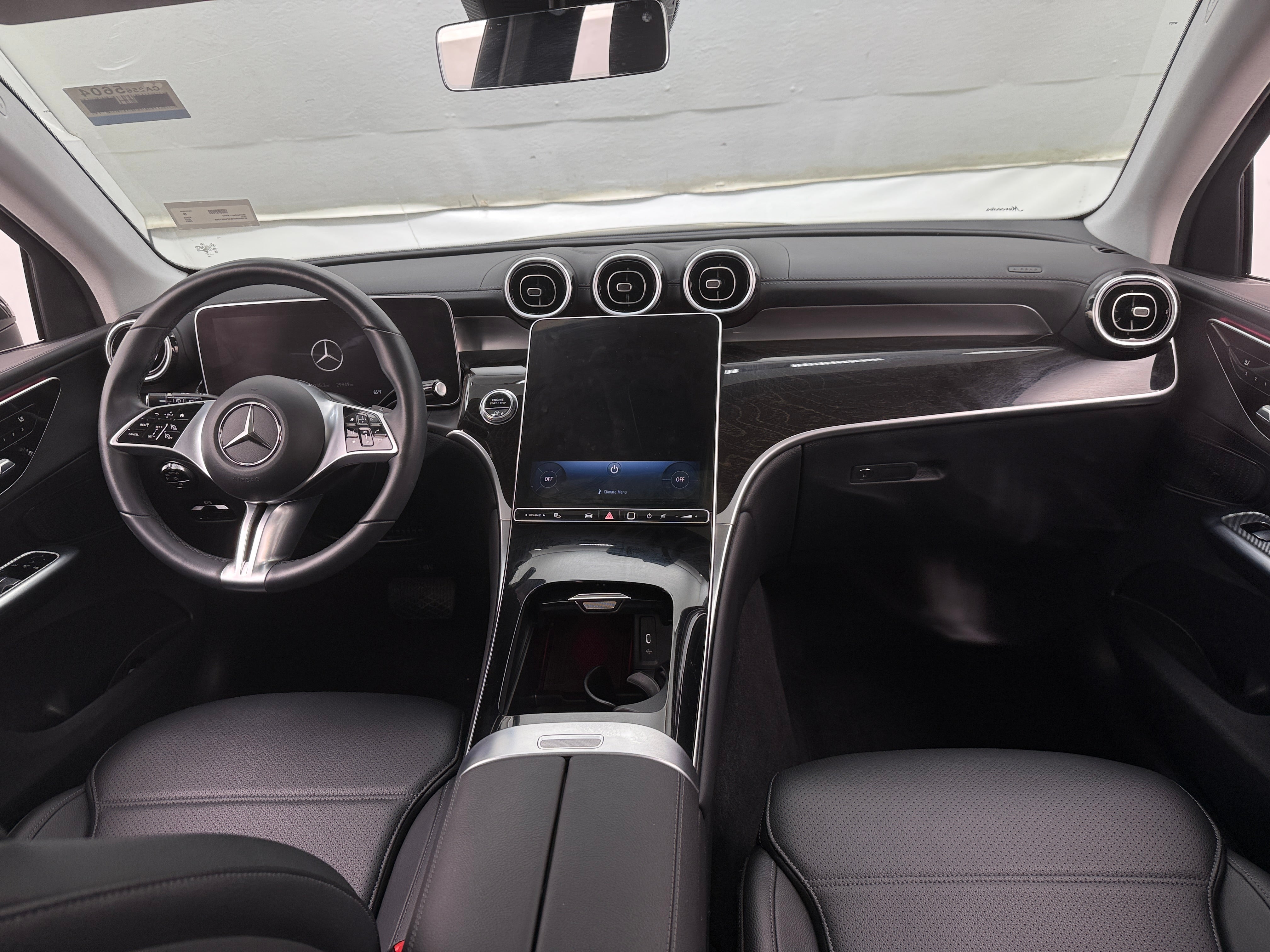 2023 Mercedes-Benz GLC 300 3