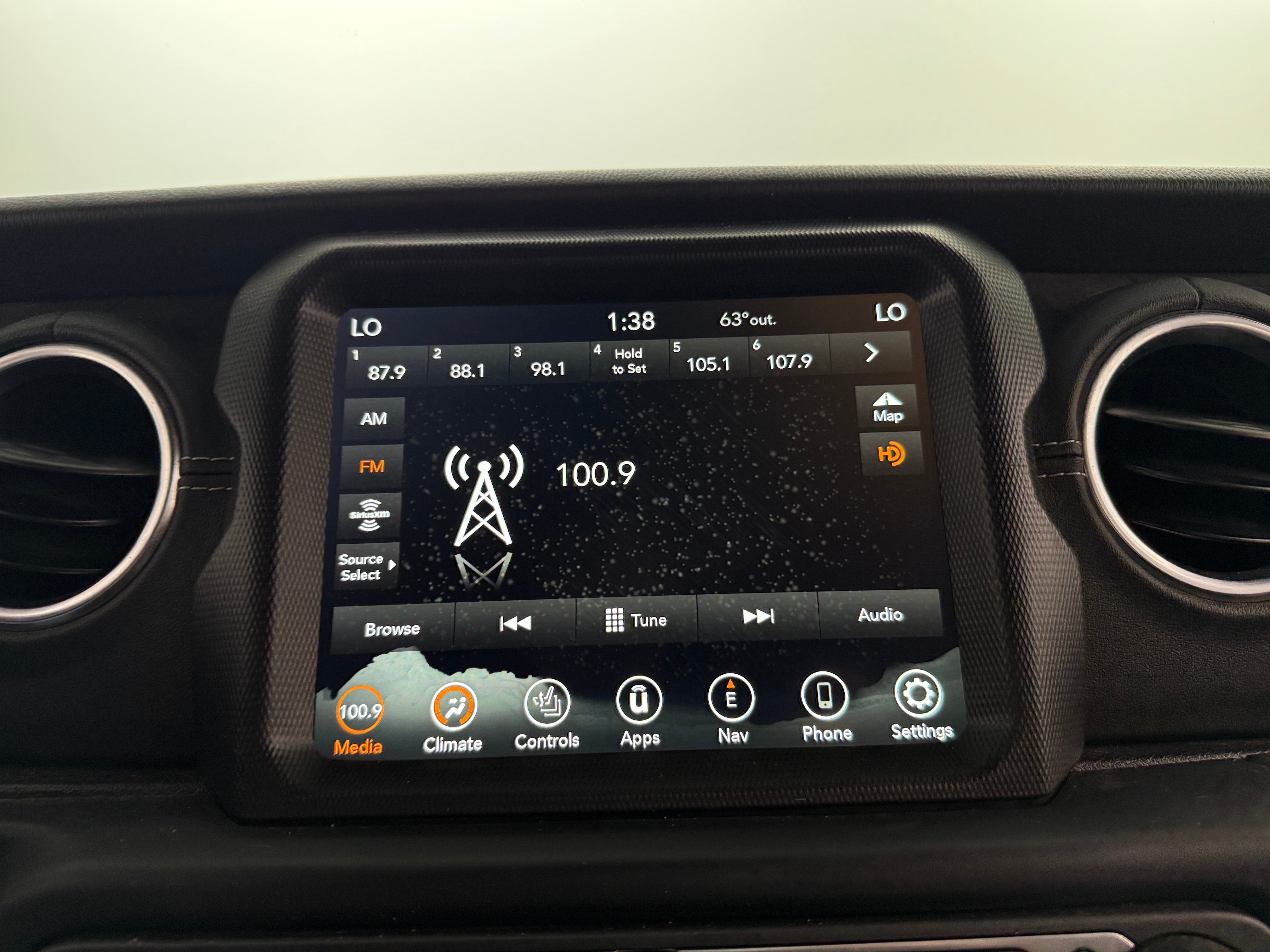 2022 Jeep Wrangler Unlimited Sahara 4xe 3