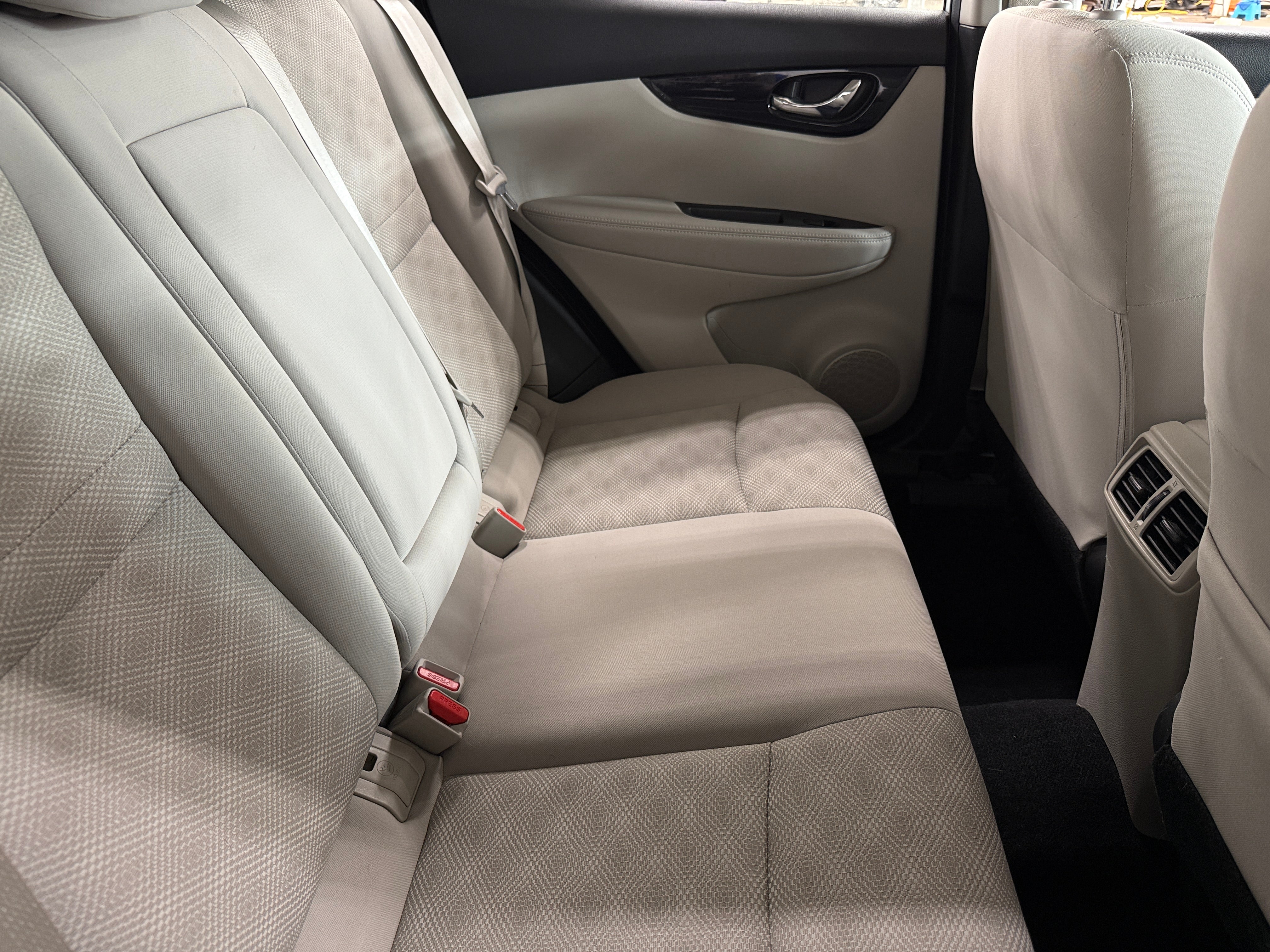 2018 Nissan Rogue Sport SV 6