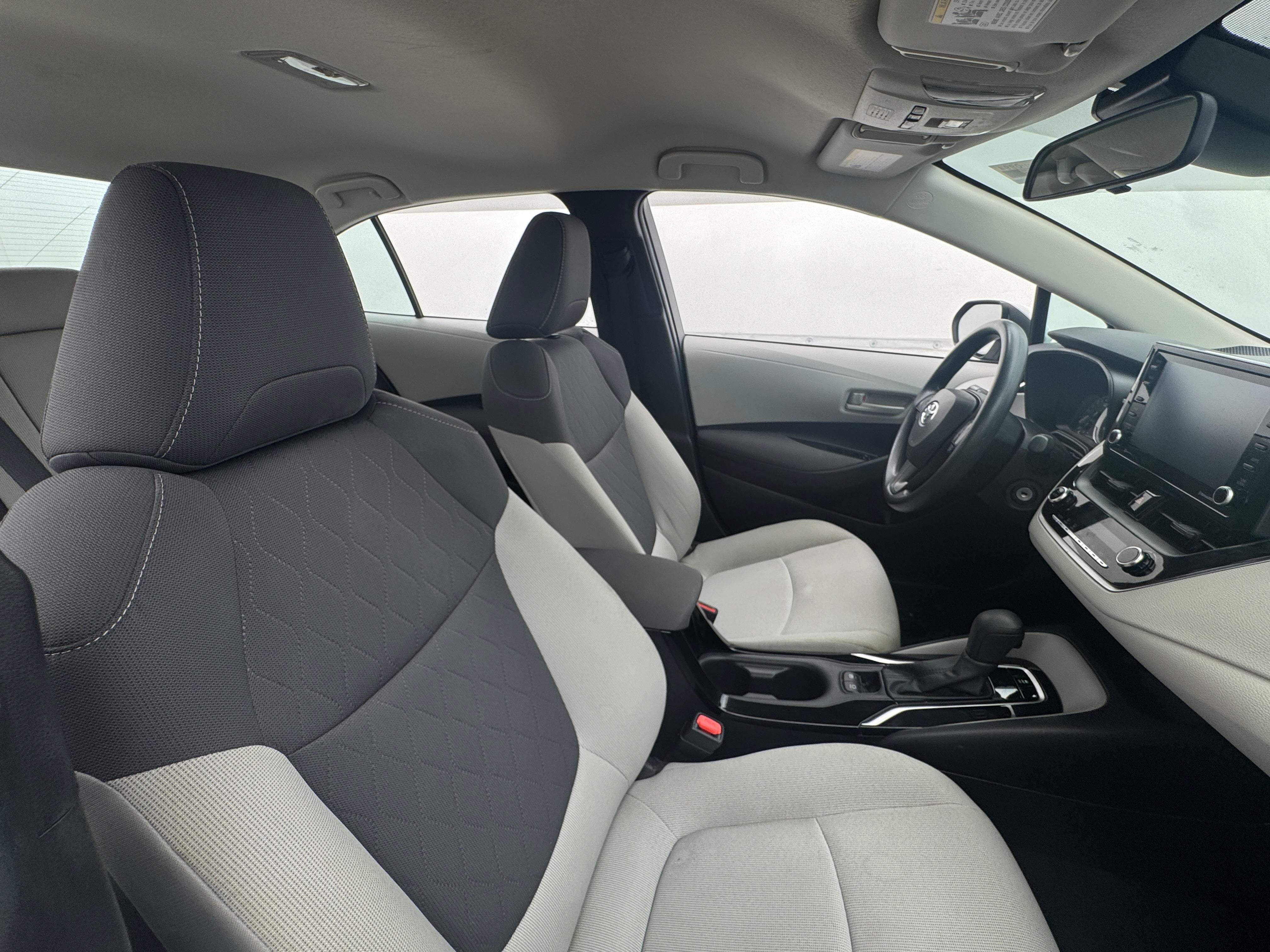 2022 Toyota Corolla LE 2