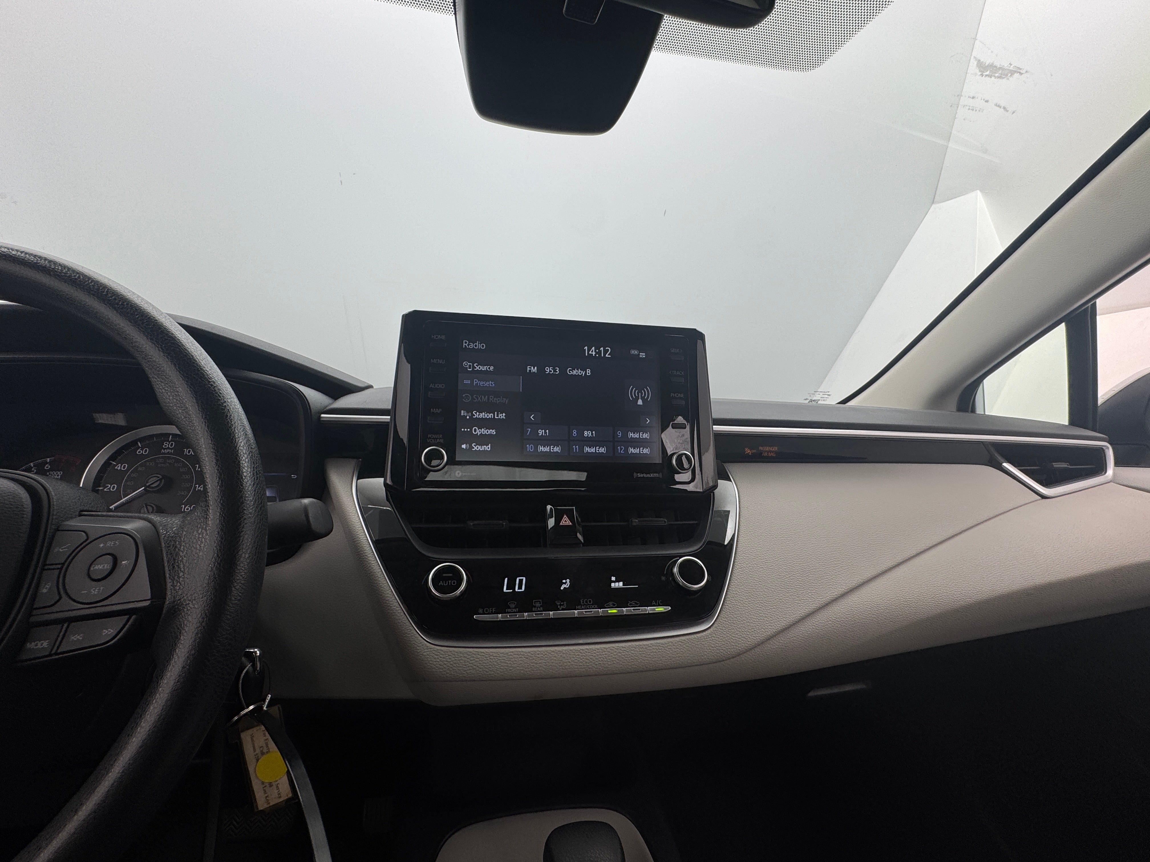 2022 Toyota Corolla LE 4